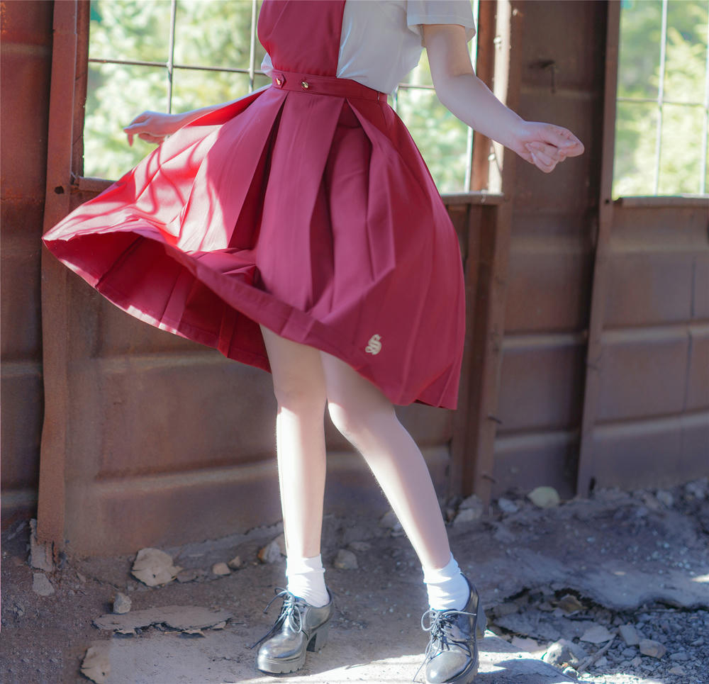 [喵糖映画]VOL.444 红色JK裙[39P／107MB]_第1集