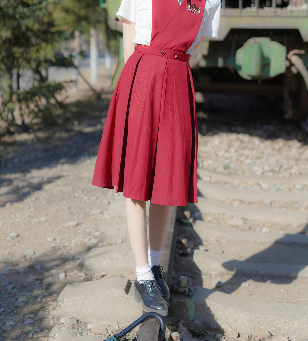 [喵糖映画]VOL.444 红色JK裙[39P／107MB]_第2集