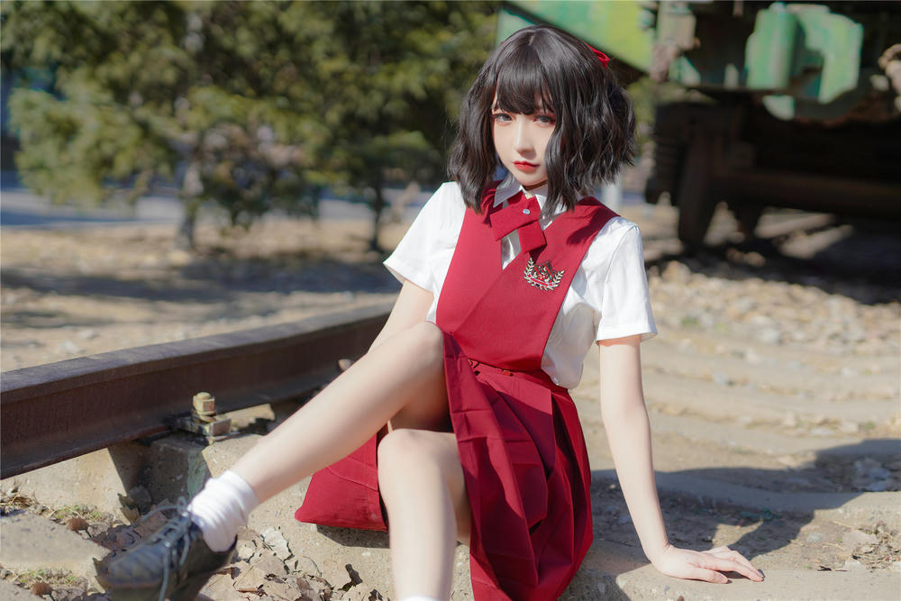 [喵糖映画]VOL.444 红色JK裙[39P／107MB]_第2集