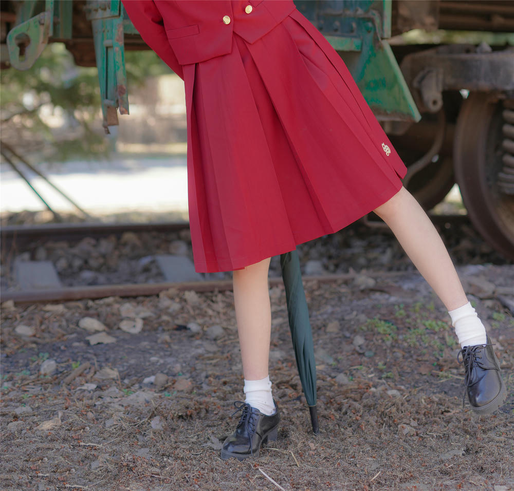 [喵糖映画]VOL.444 红色JK裙[39P／107MB]_第1集