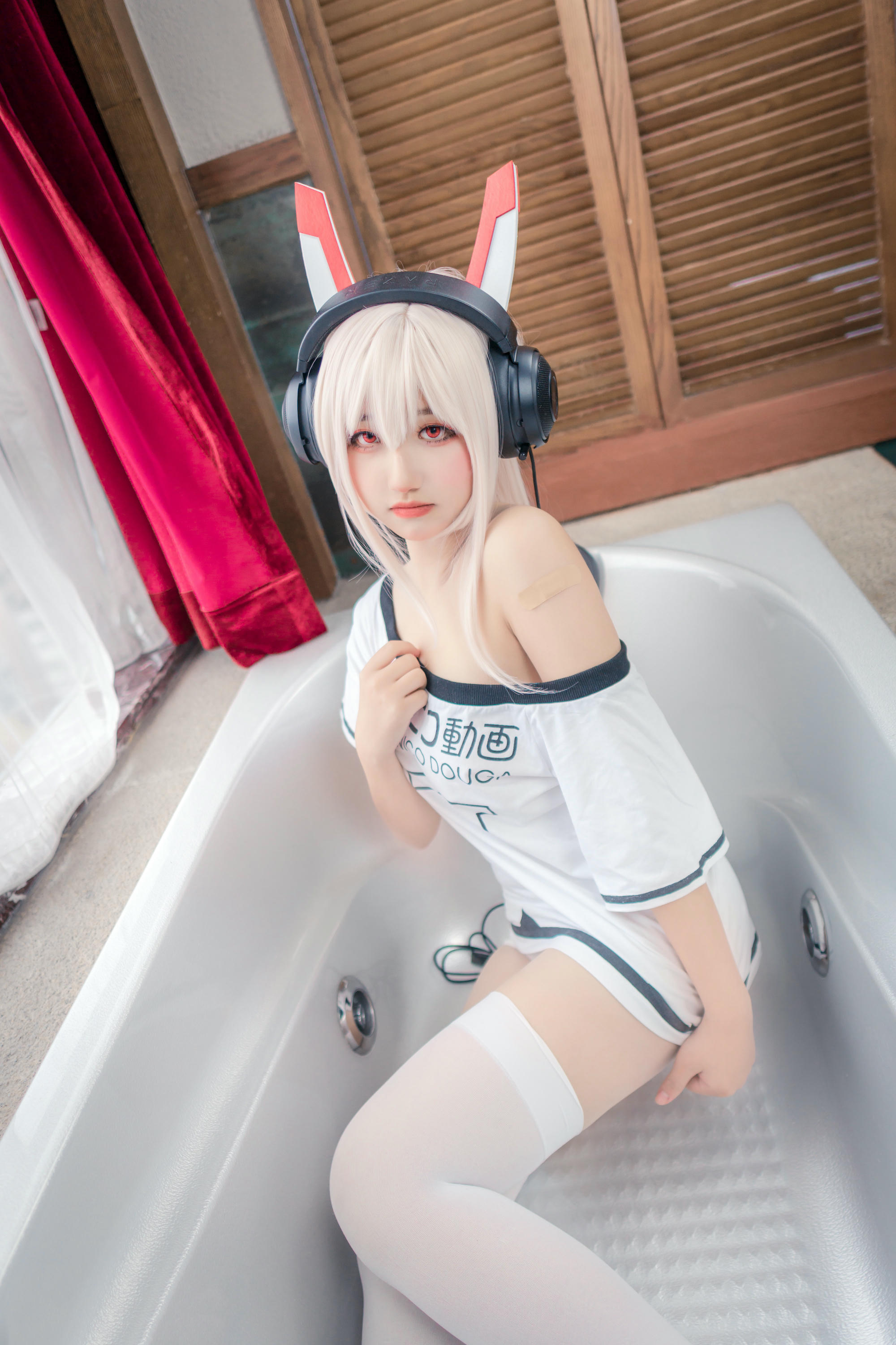 [喵糖映画]VOL.447 凌波酱[39P／251MB]_第1集