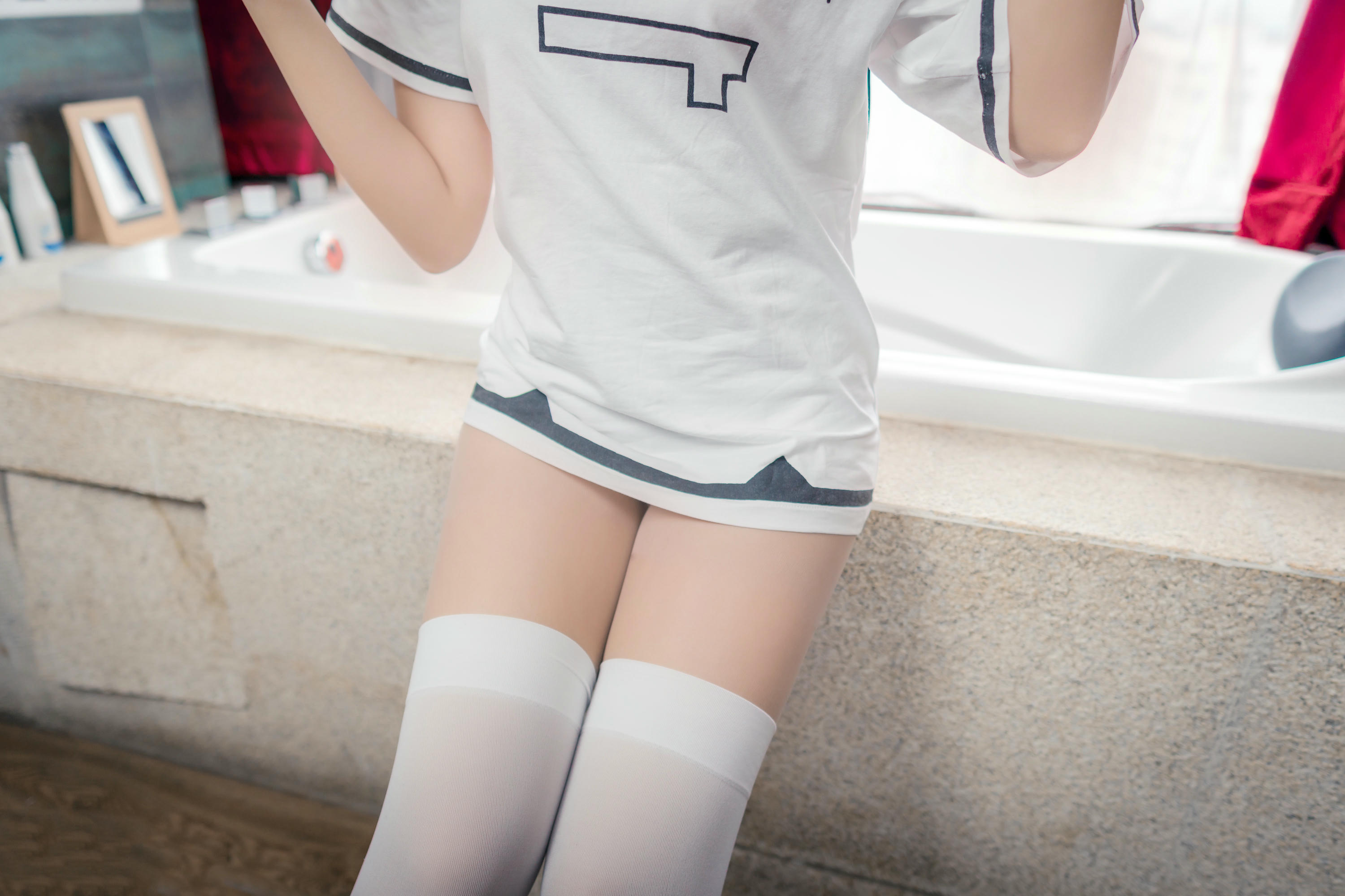 [喵糖映画]VOL.447 凌波酱[39P／251MB]_第1集