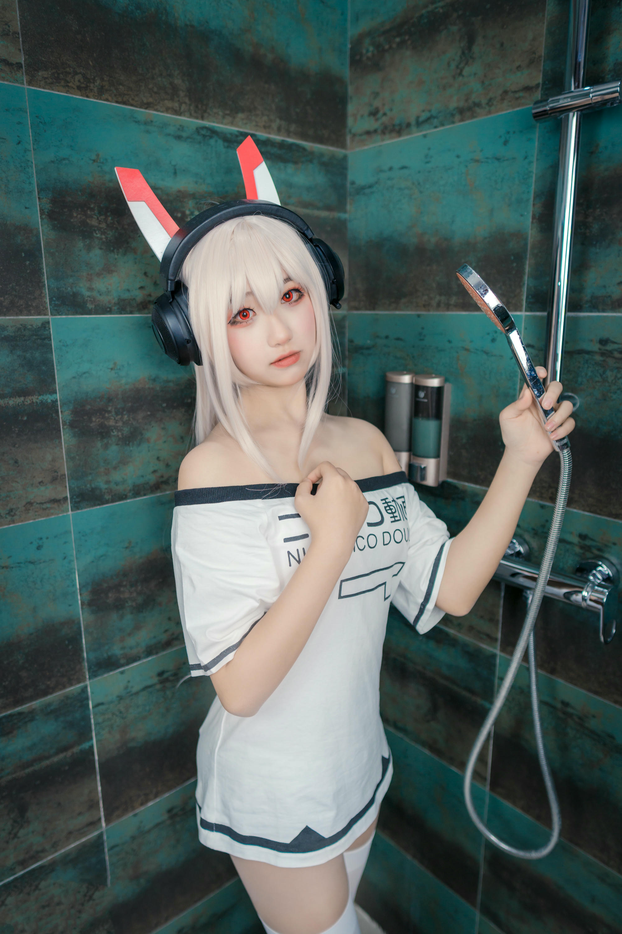 [喵糖映画]VOL.447 凌波酱[39P／251MB]_第2集