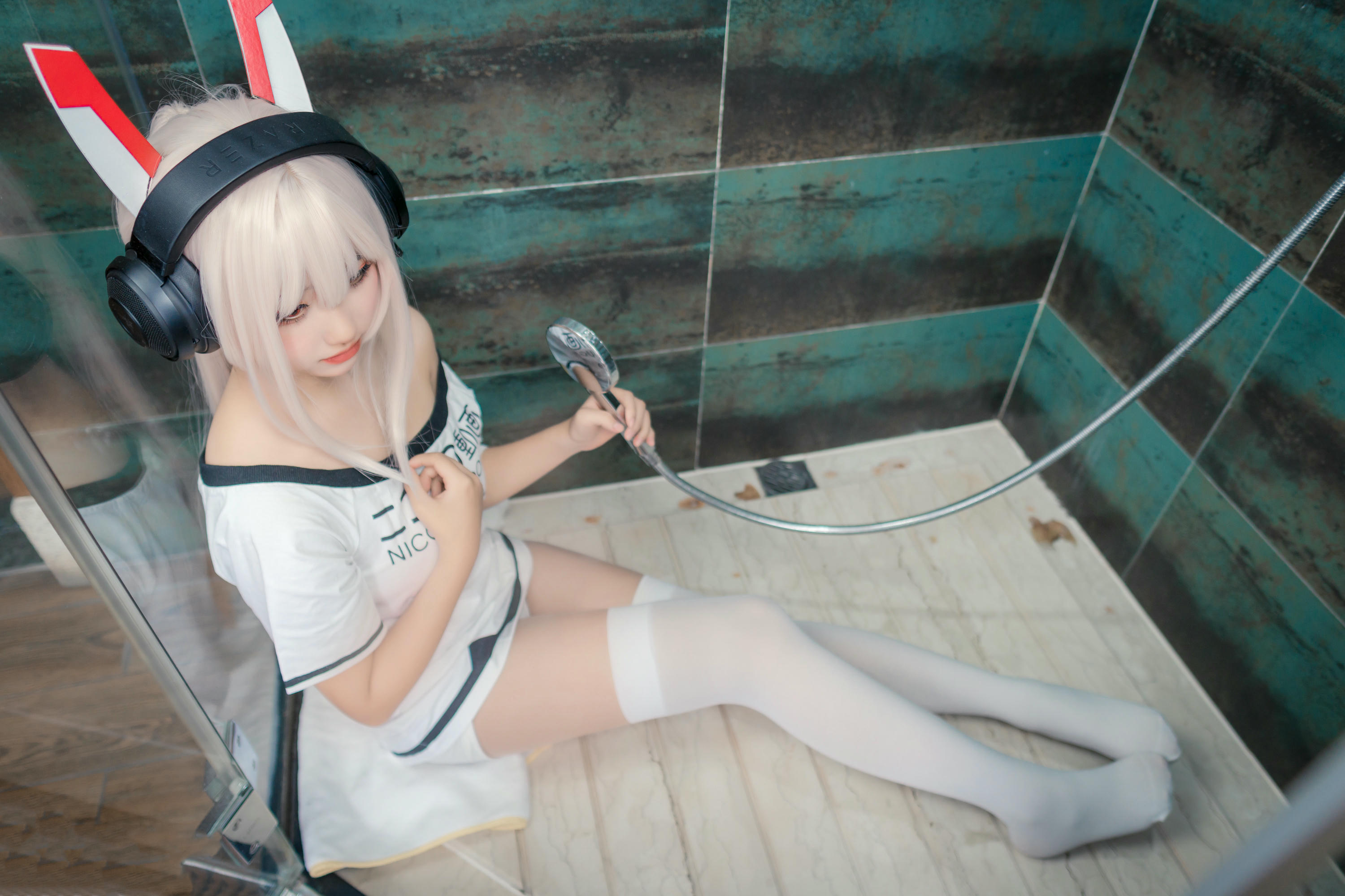 [喵糖映画]VOL.447 凌波酱[39P／251MB]_第1集