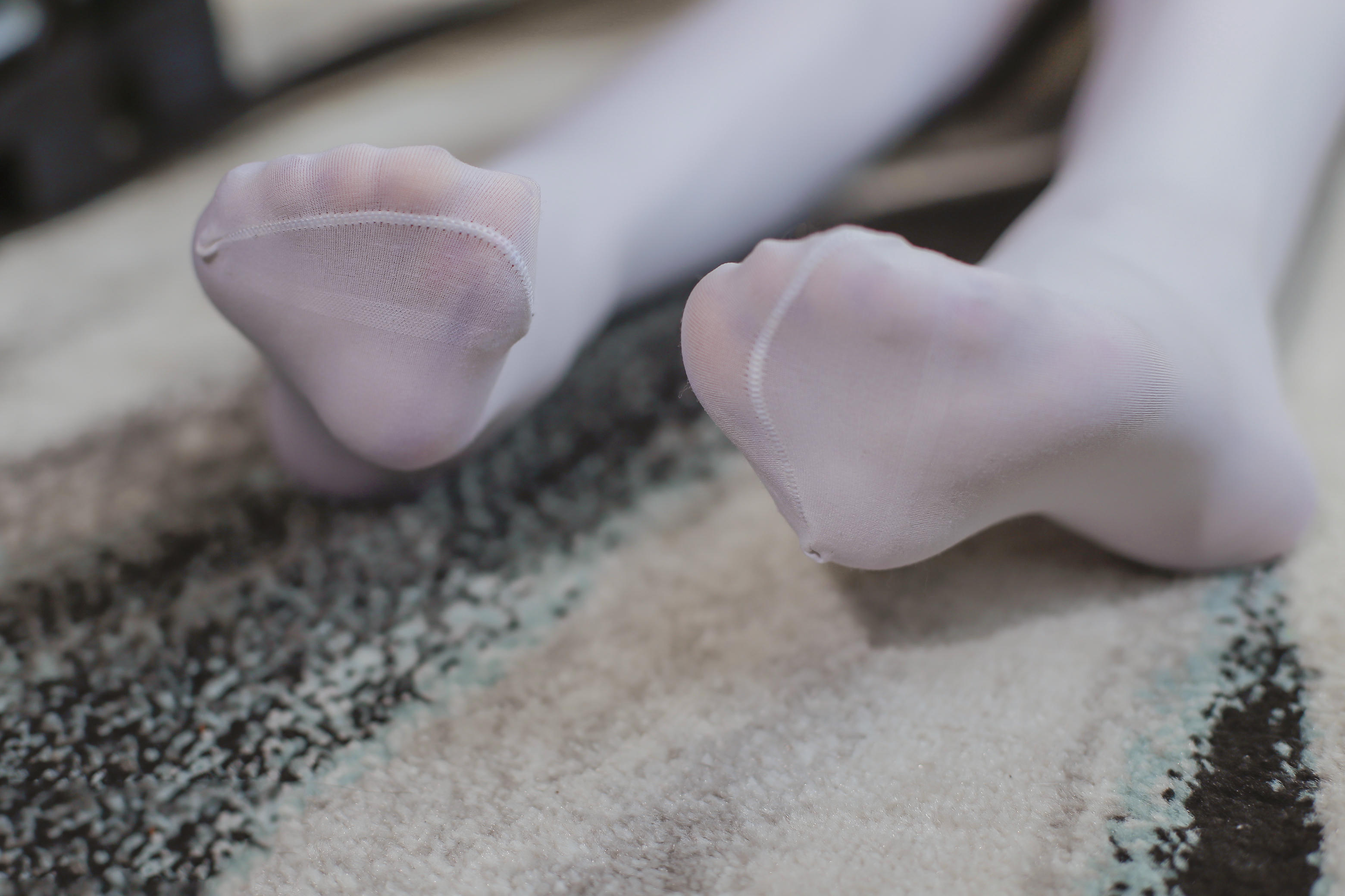 [喵糖映画]VOL.450 一袭红裙[28P／276MB]_第2集