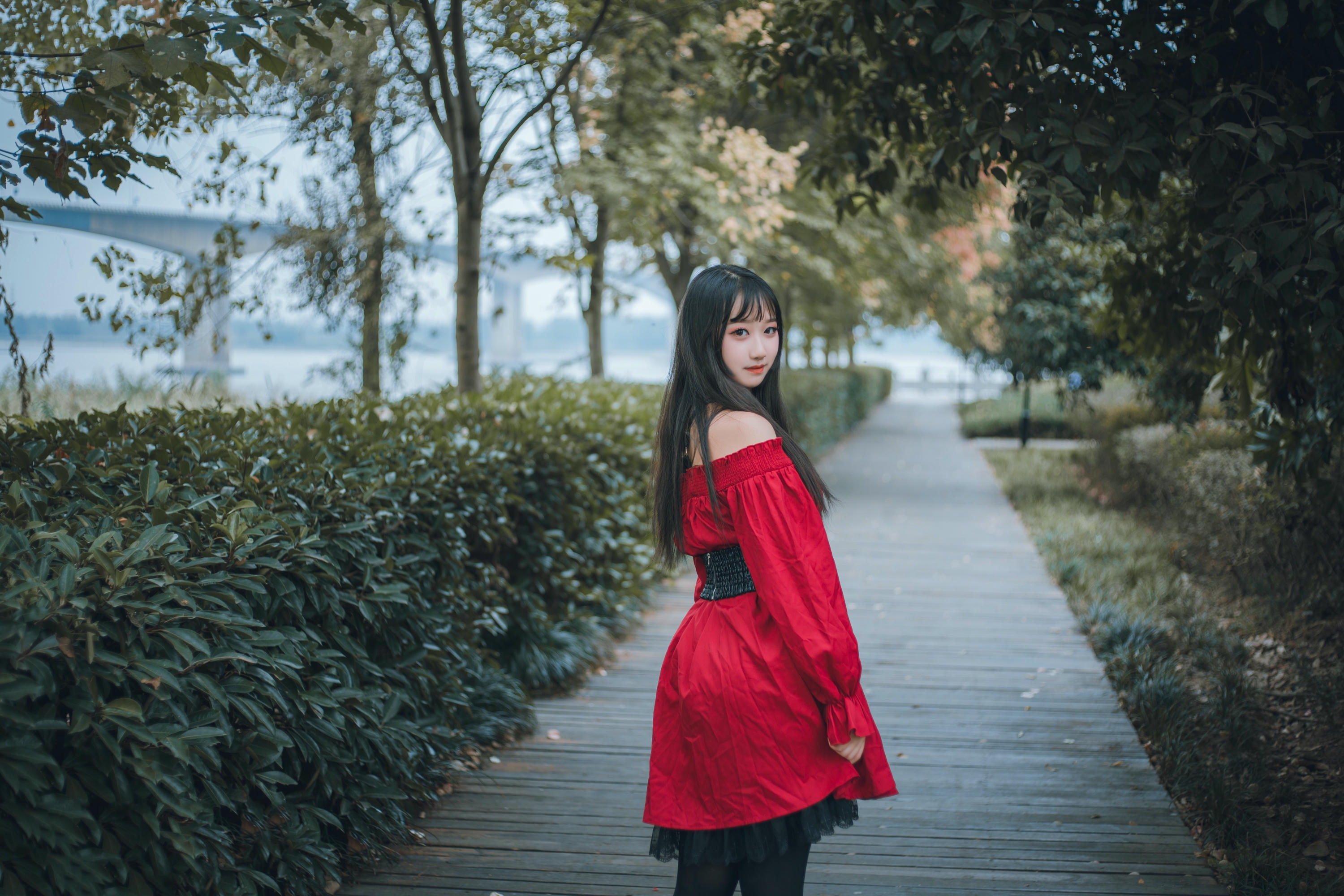 [喵糖映画]VOL.453 红与黑[30P／207MB]_第1集