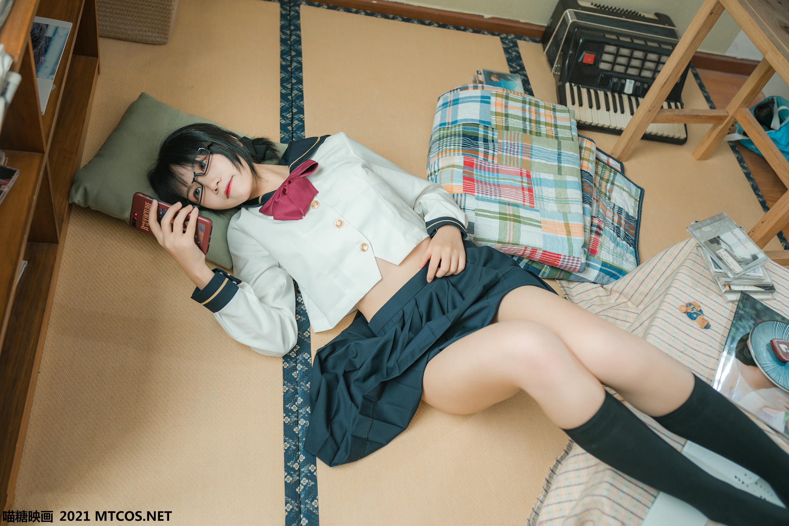 [喵糖映画]VOL.459 慵懒的JK[29P／326MB]_第1集