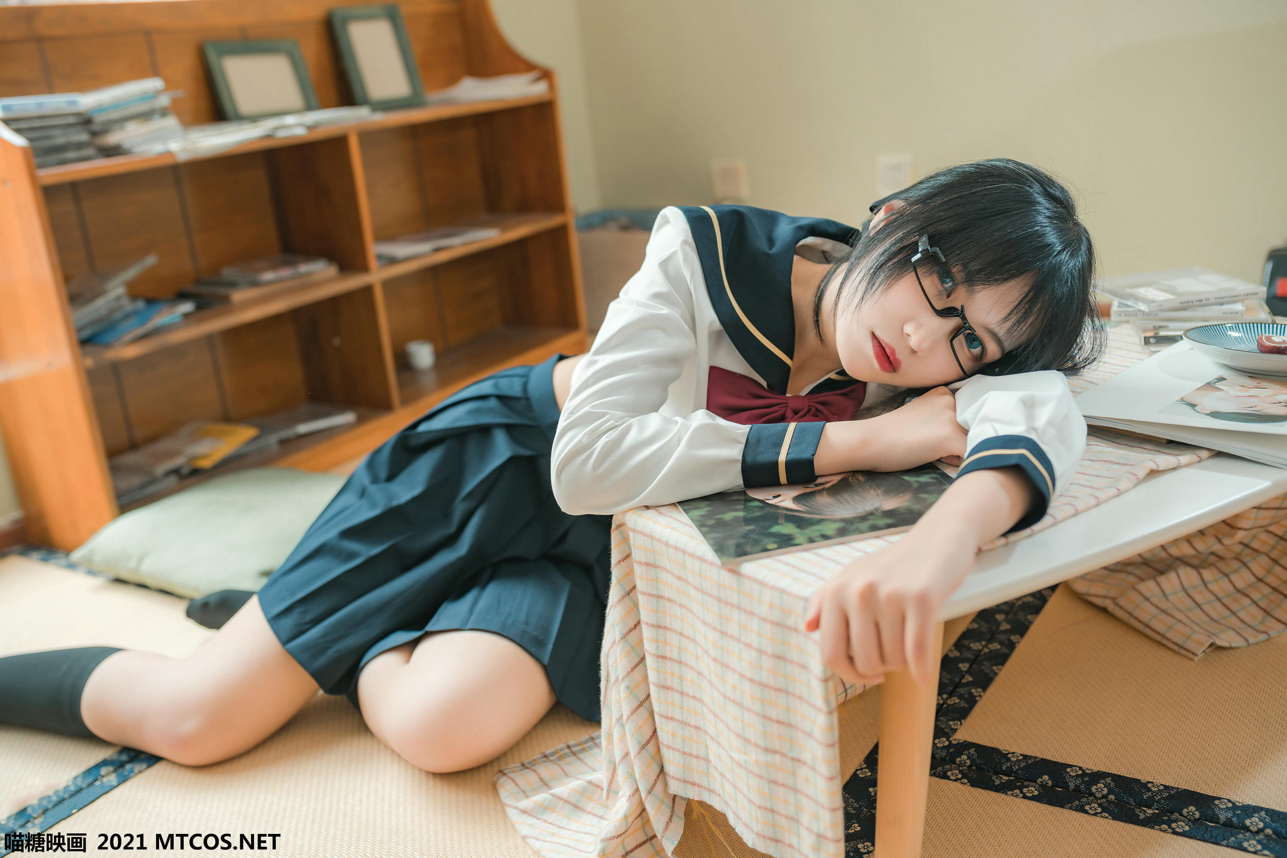 [喵糖映画]VOL.459 慵懒的JK[29P／326MB]_第2集