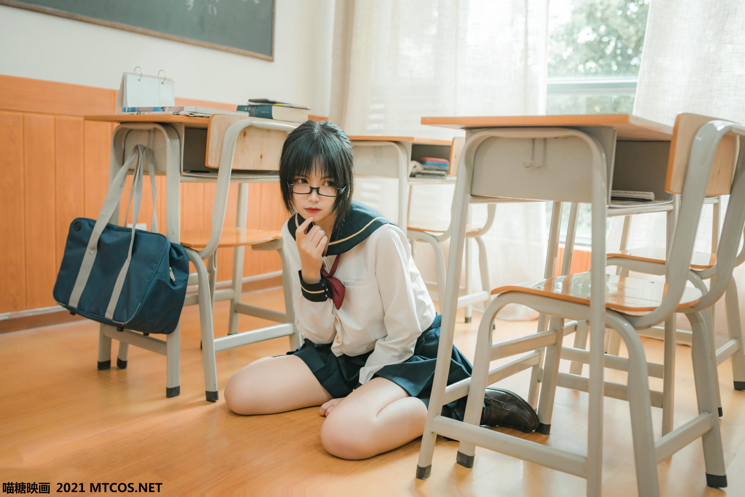 [喵糖映画]VOL.459 慵懒的JK[29P／326MB]_第1集