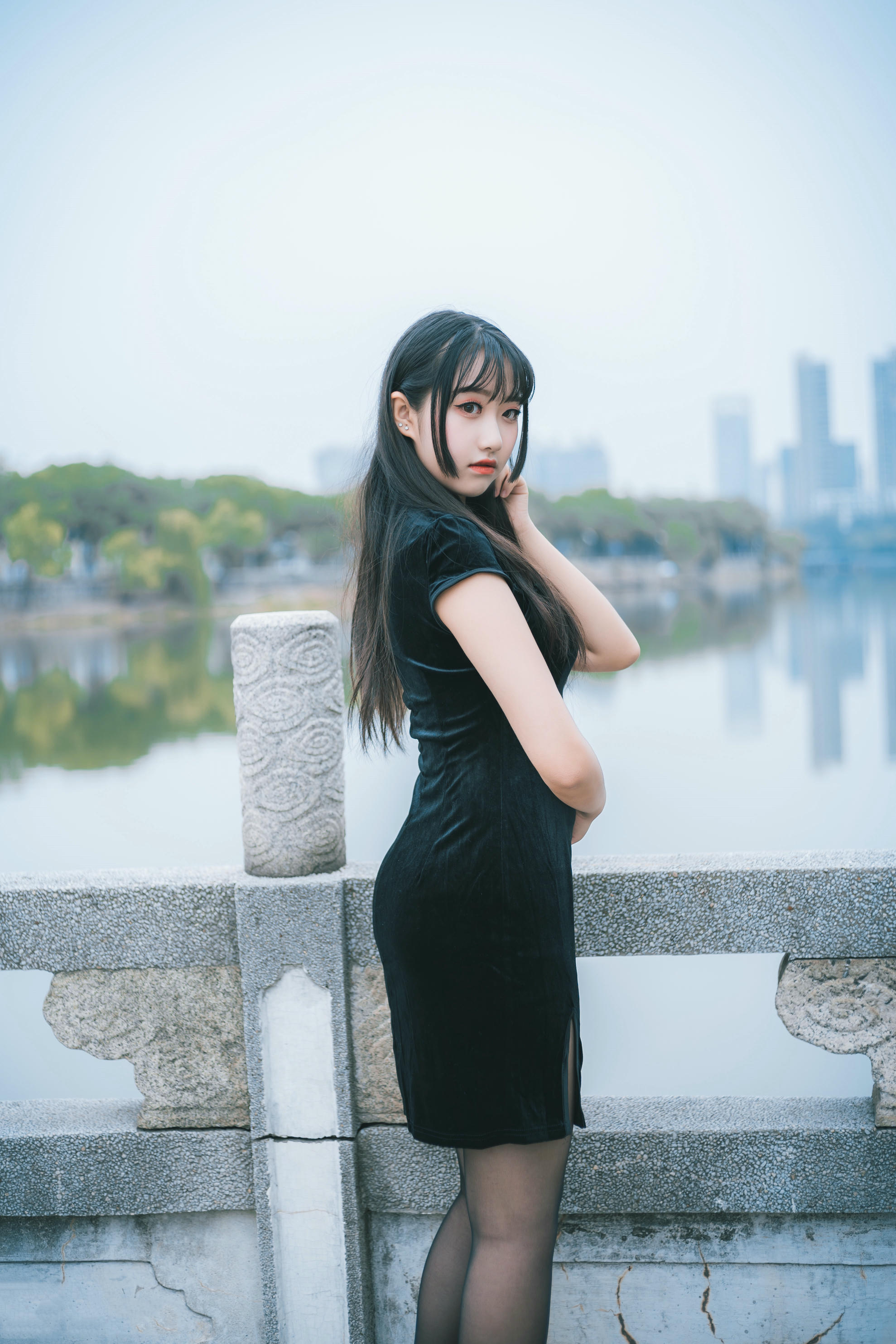 [喵糖映画]VOL.461 旗袍园游[36P／244MB]_第1集