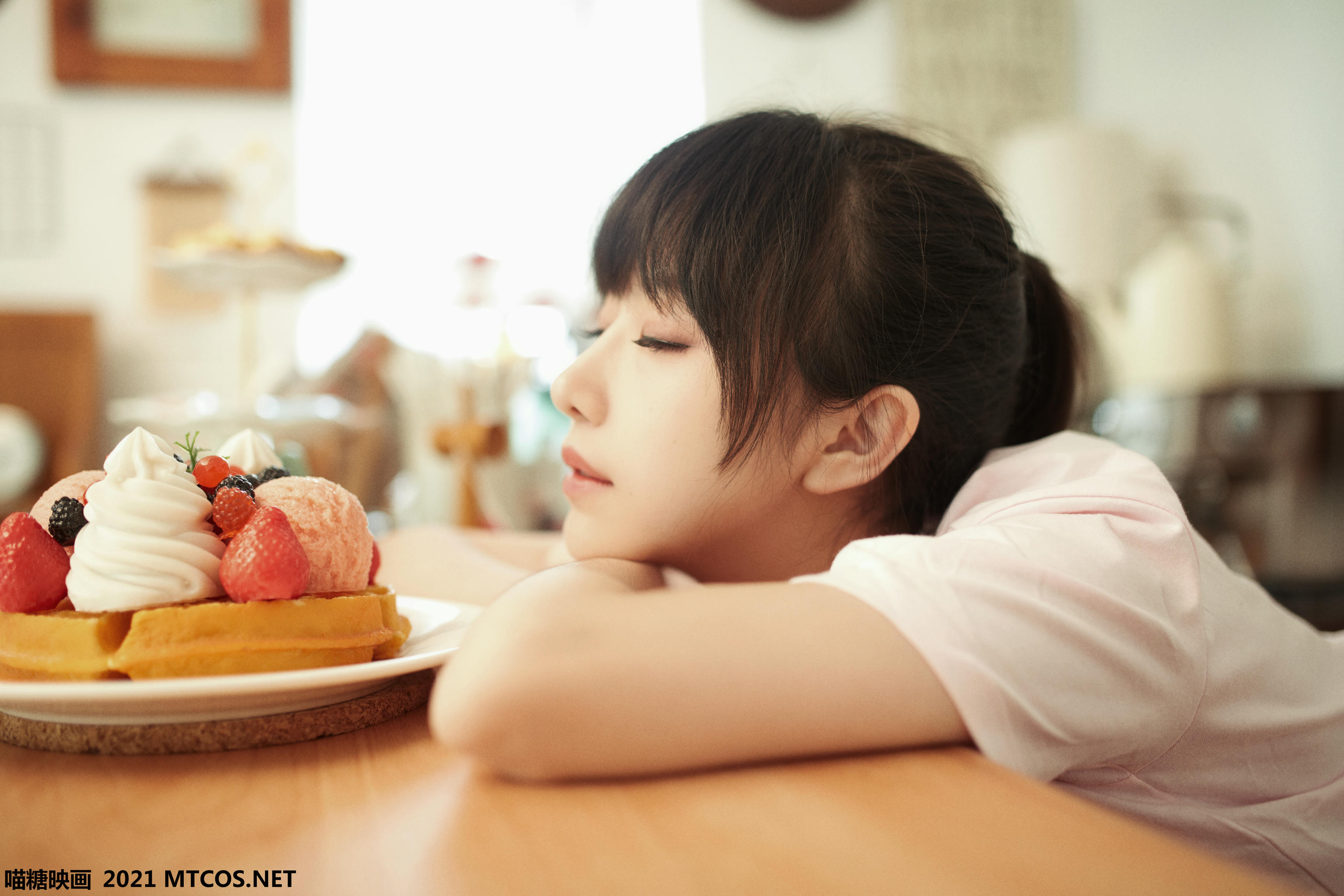 [喵糖映画]VOL.463 窗前女友[20P／279MB]_第1集