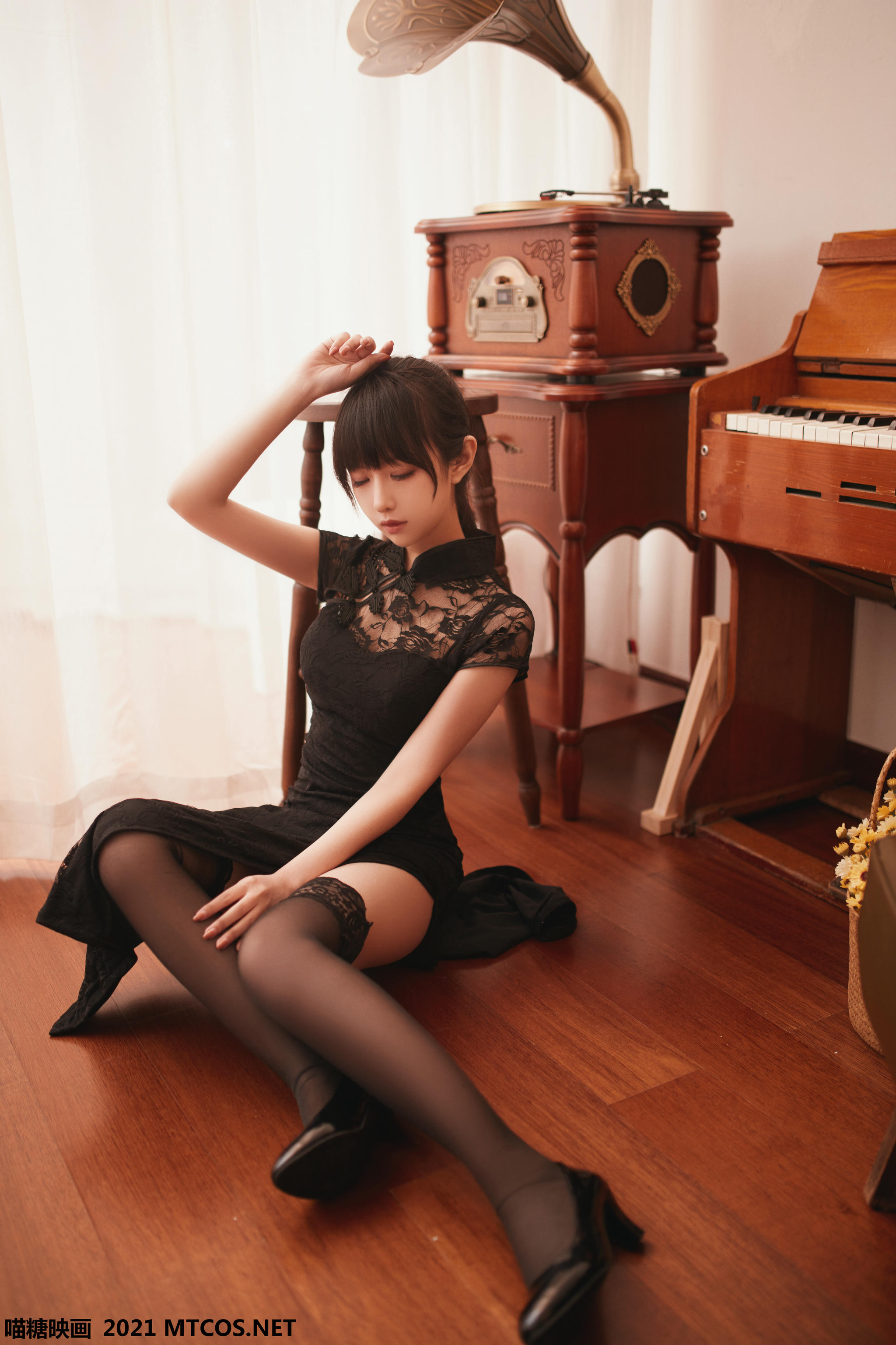 [喵糖映画]VOL.463 窗前女友[20P／279MB]_第1集