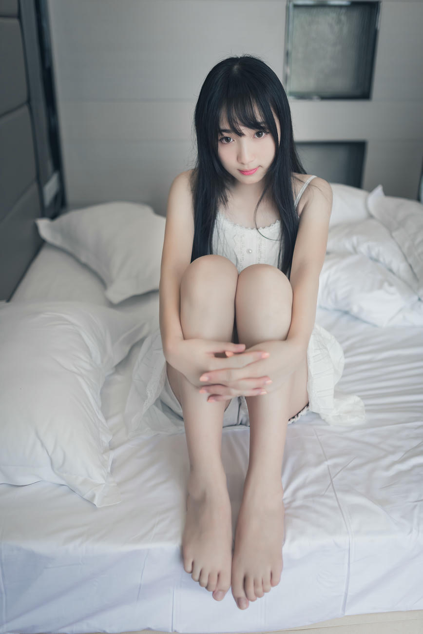 [喵糖映画] VOL.006 慵懒的起床[37P／66MB]_第1集