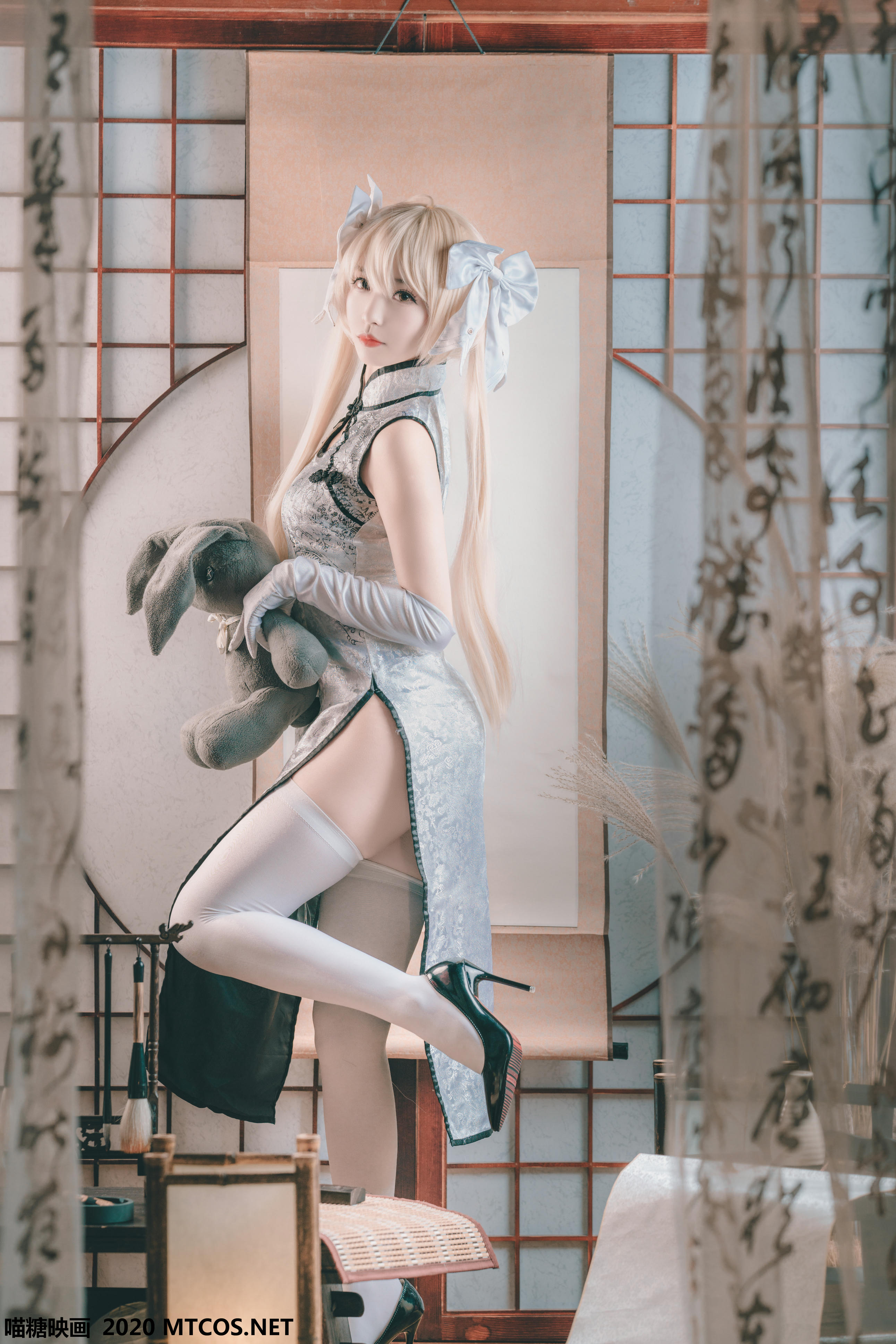 [喵糖映画] HML.009 银丝旗袍[22P／327MB]_第1集