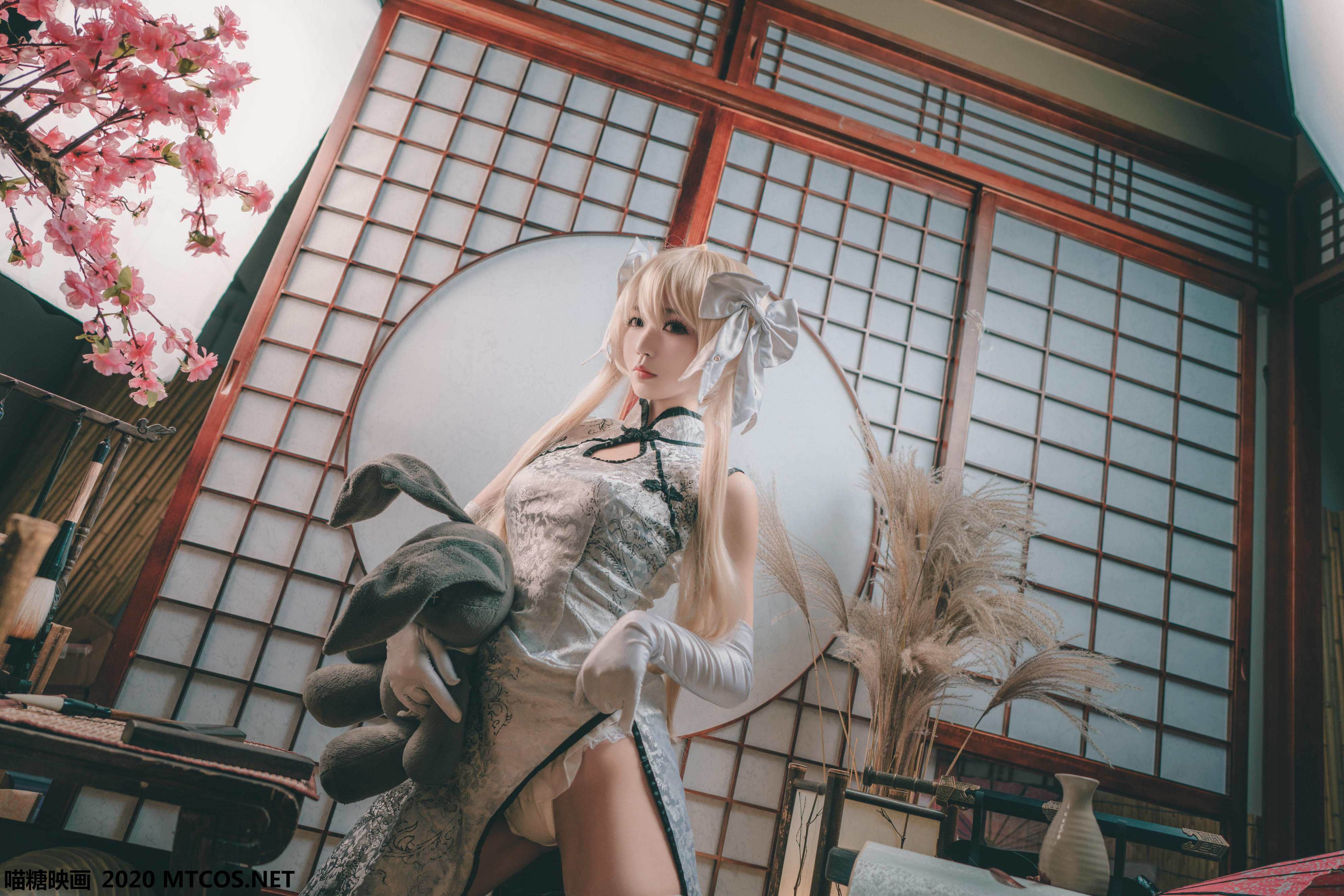 [喵糖映画] HML.009 银丝旗袍[22P／327MB]_第1集