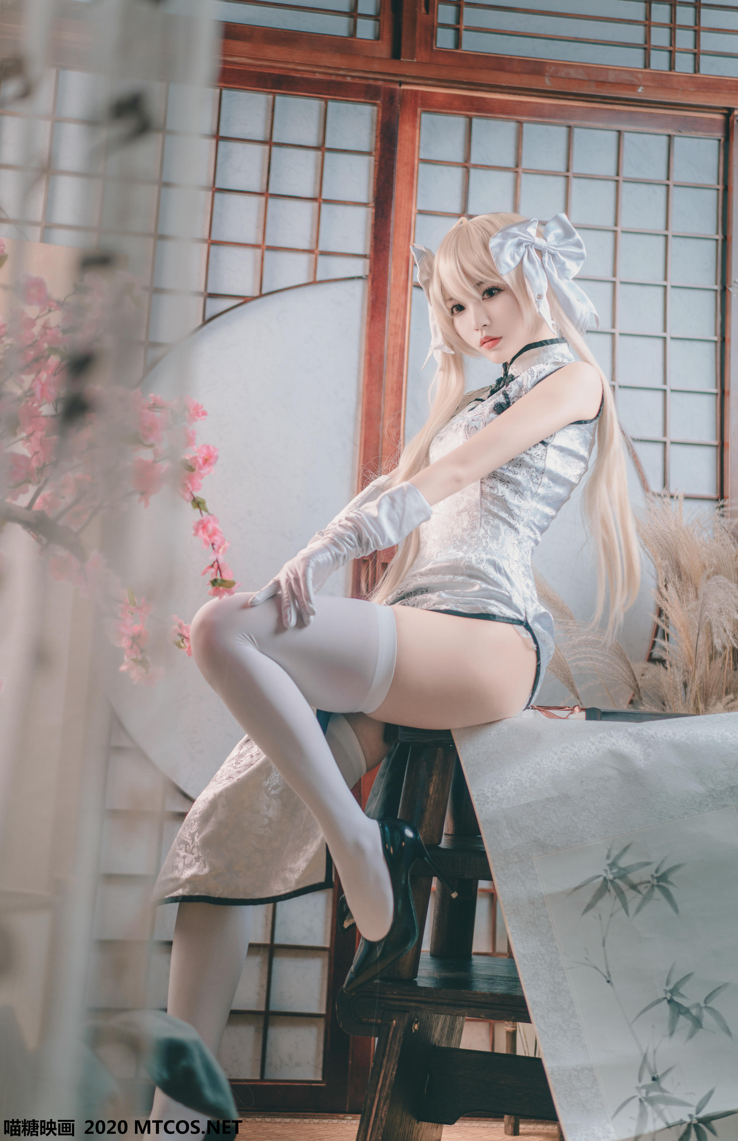 [喵糖映画] HML.009 银丝旗袍[22P／327MB]_第1集