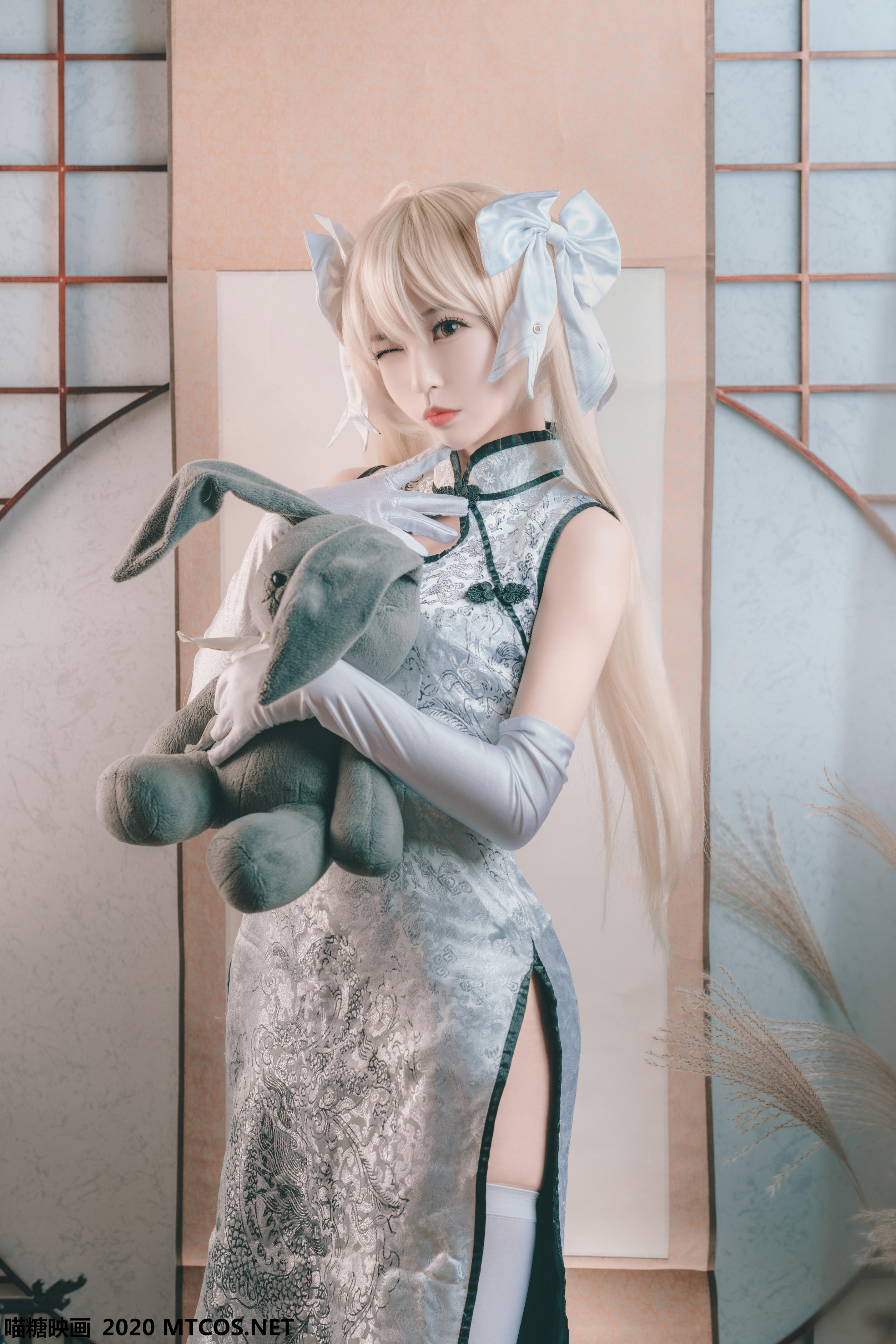 [喵糖映画] HML.009 银丝旗袍[22P／327MB]_第1集