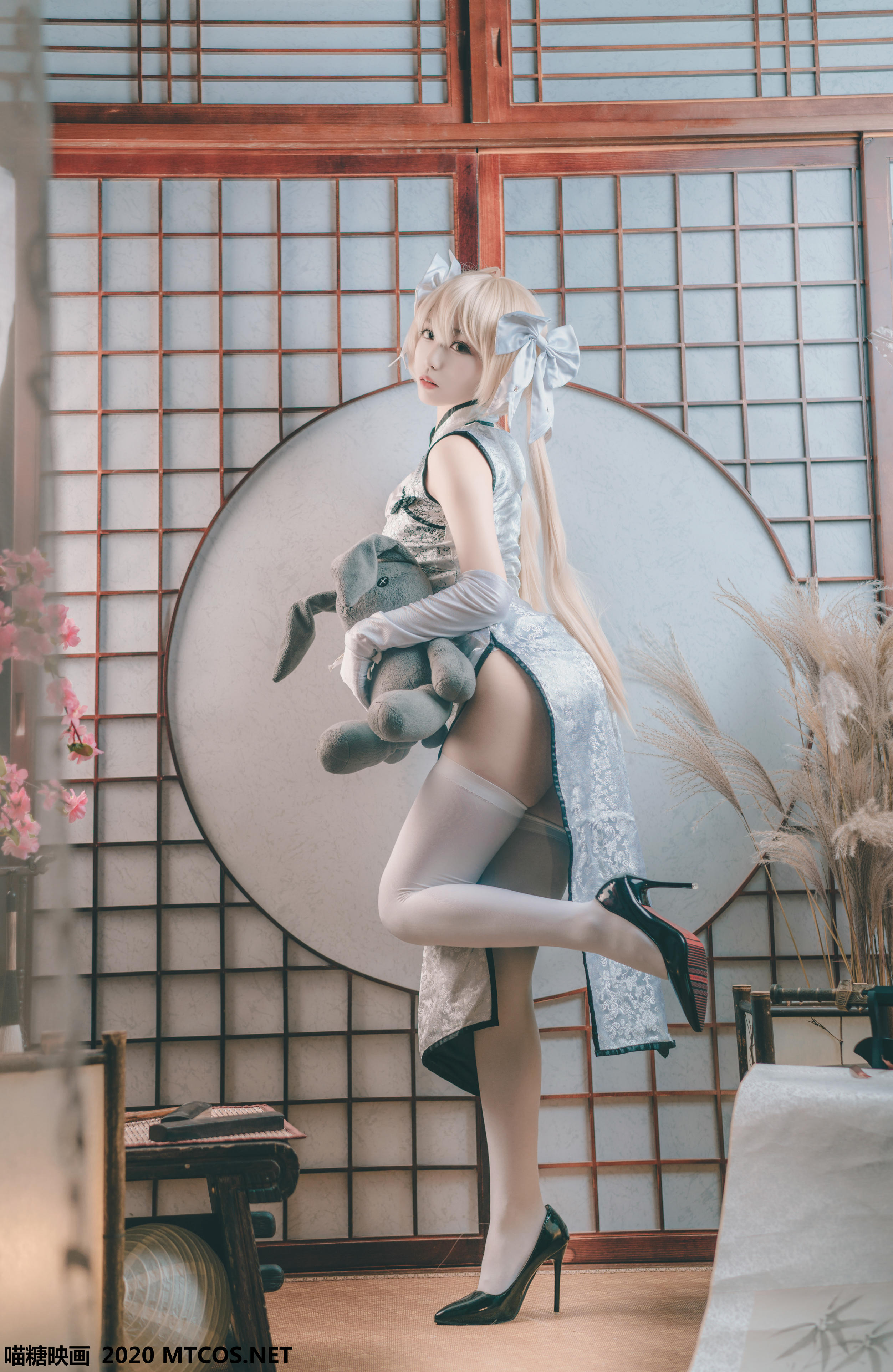 [喵糖映画] HML.009 银丝旗袍[22P／327MB]_第1集