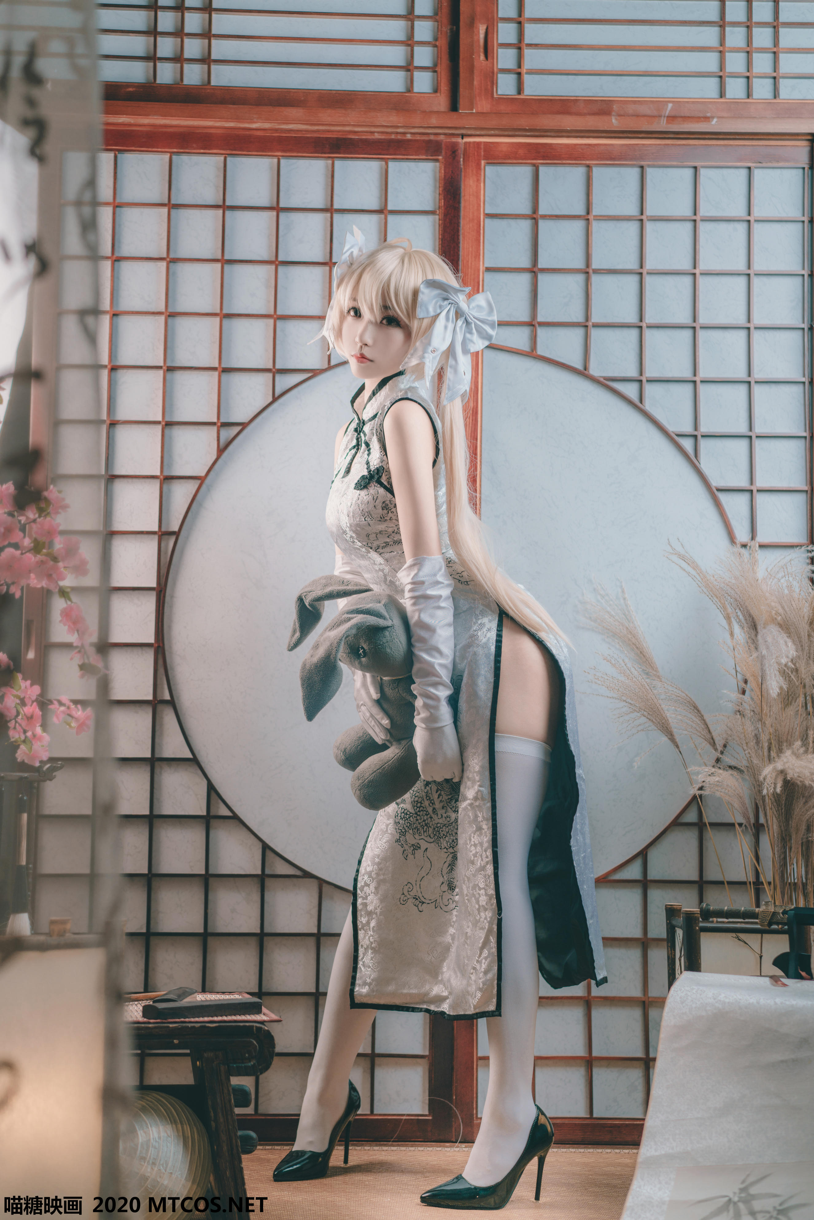 [喵糖映画] HML.009 银丝旗袍[22P／327MB]_第1集