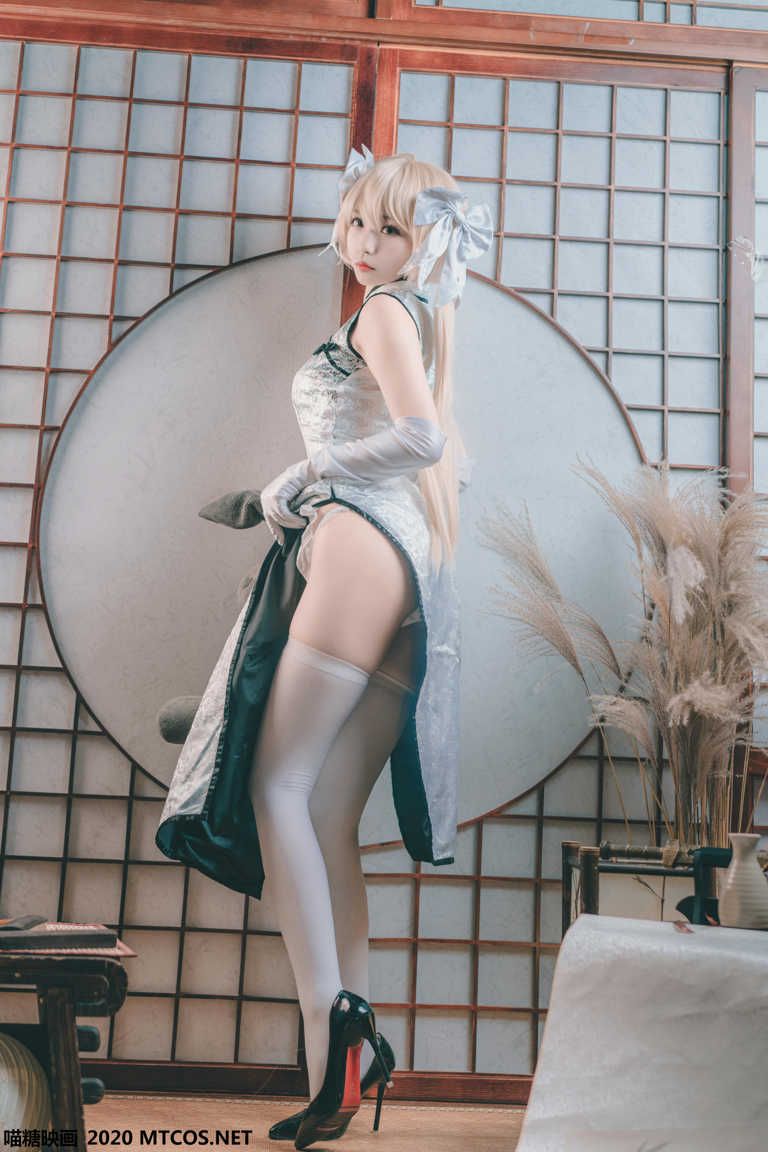 [喵糖映画] HML.009 银丝旗袍[22P／327MB]_第1集