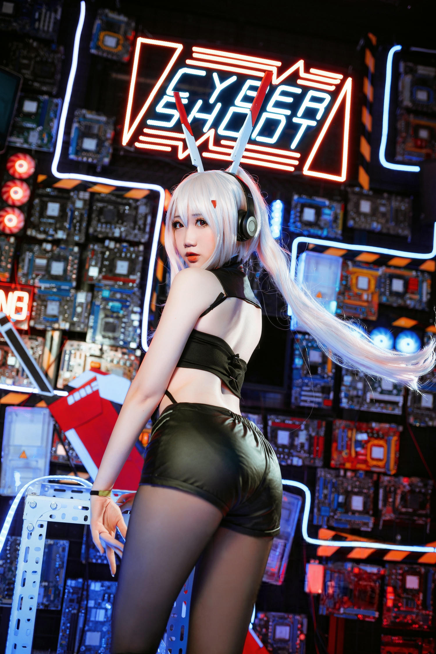 焖焖碳 NO.035 绫波鬼神乐队[24P 138.4M]_第1集