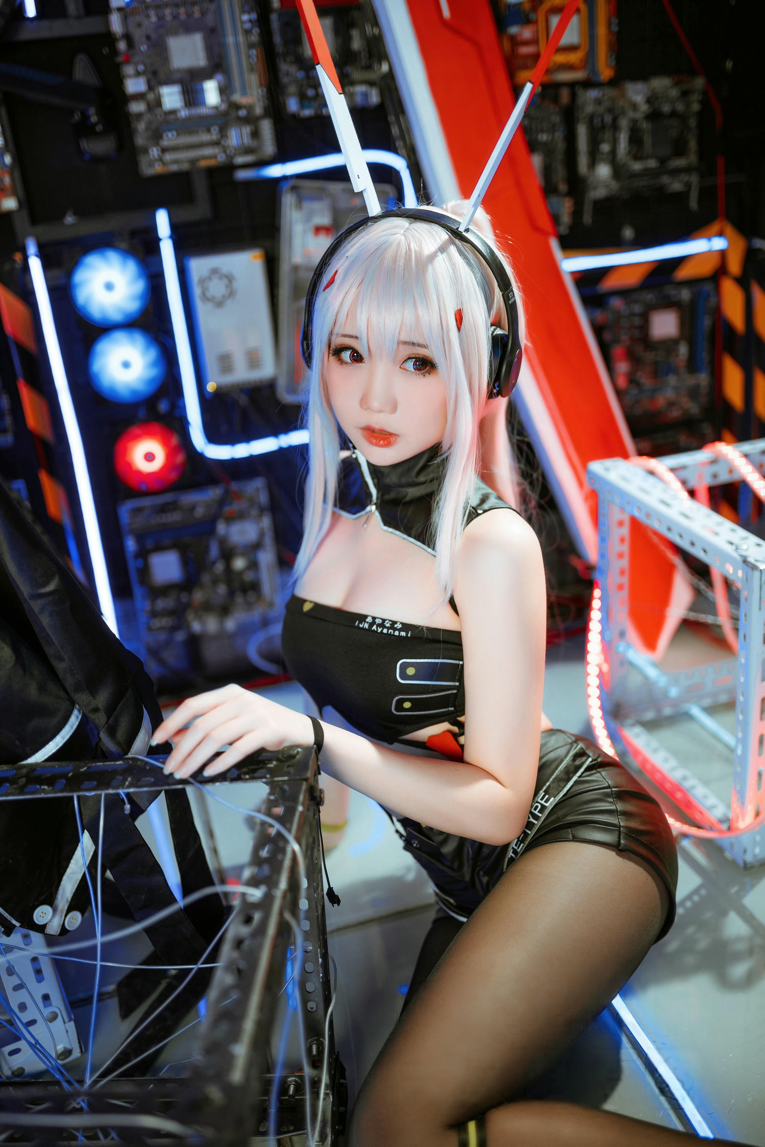 焖焖碳 NO.035 绫波鬼神乐队[24P 138.4M]_第1集