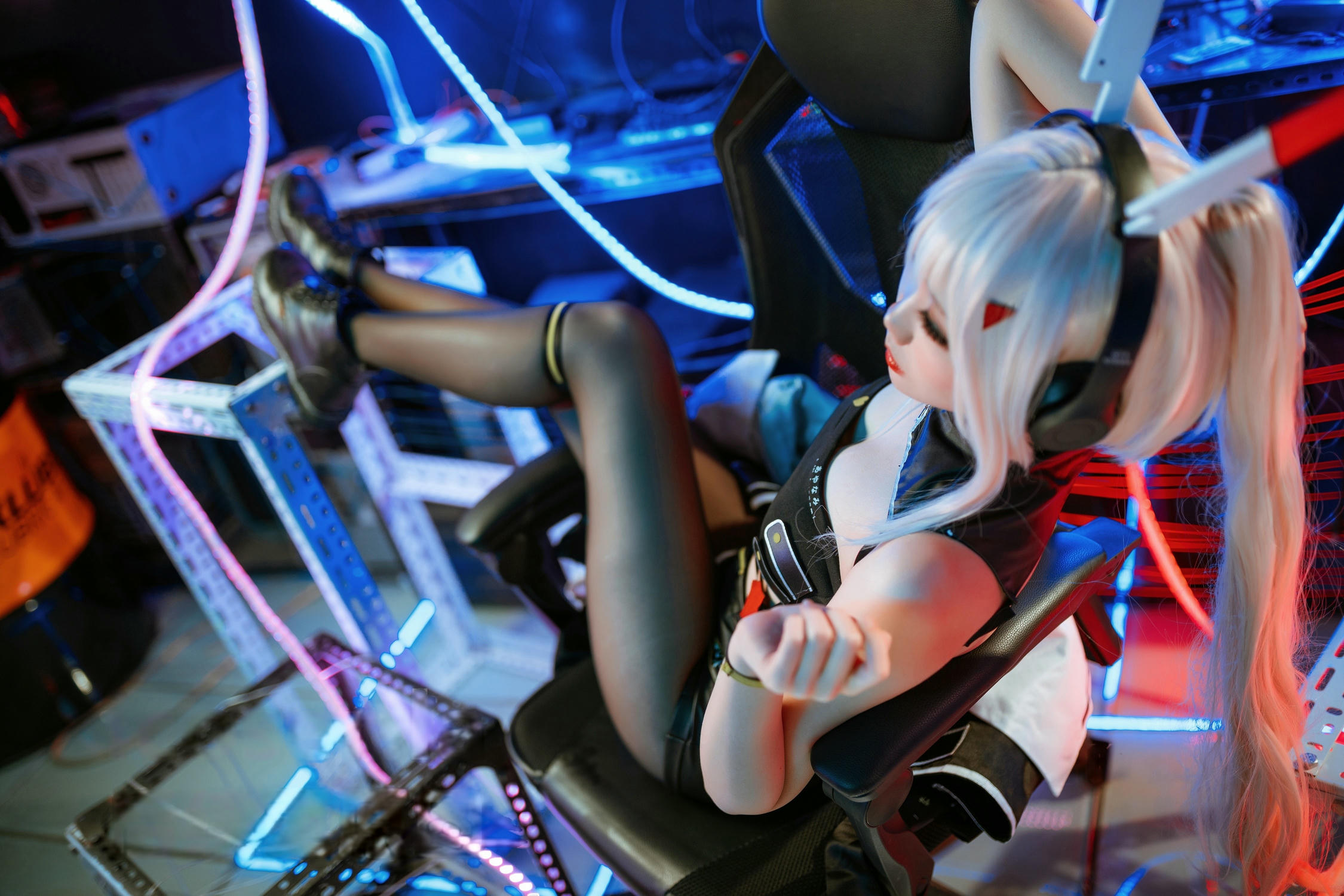 焖焖碳 NO.035 绫波鬼神乐队[24P 138.4M]_第1集