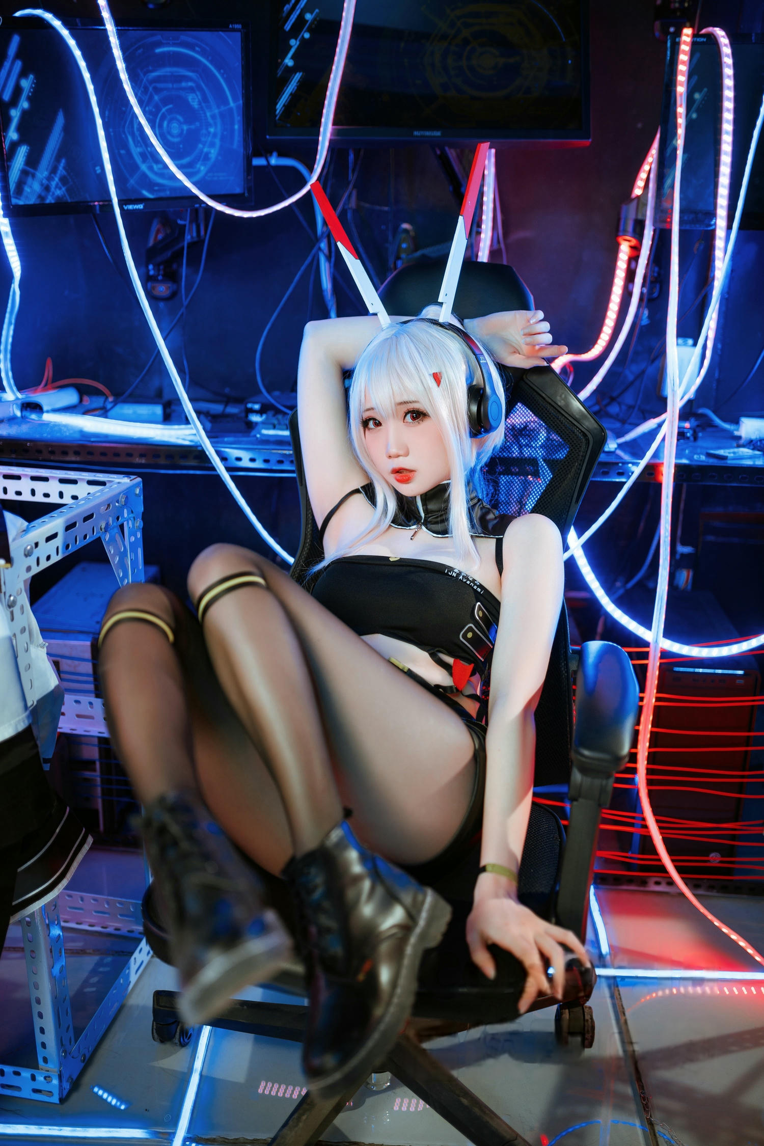 焖焖碳 NO.035 绫波鬼神乐队[24P 138.4M]_第1集