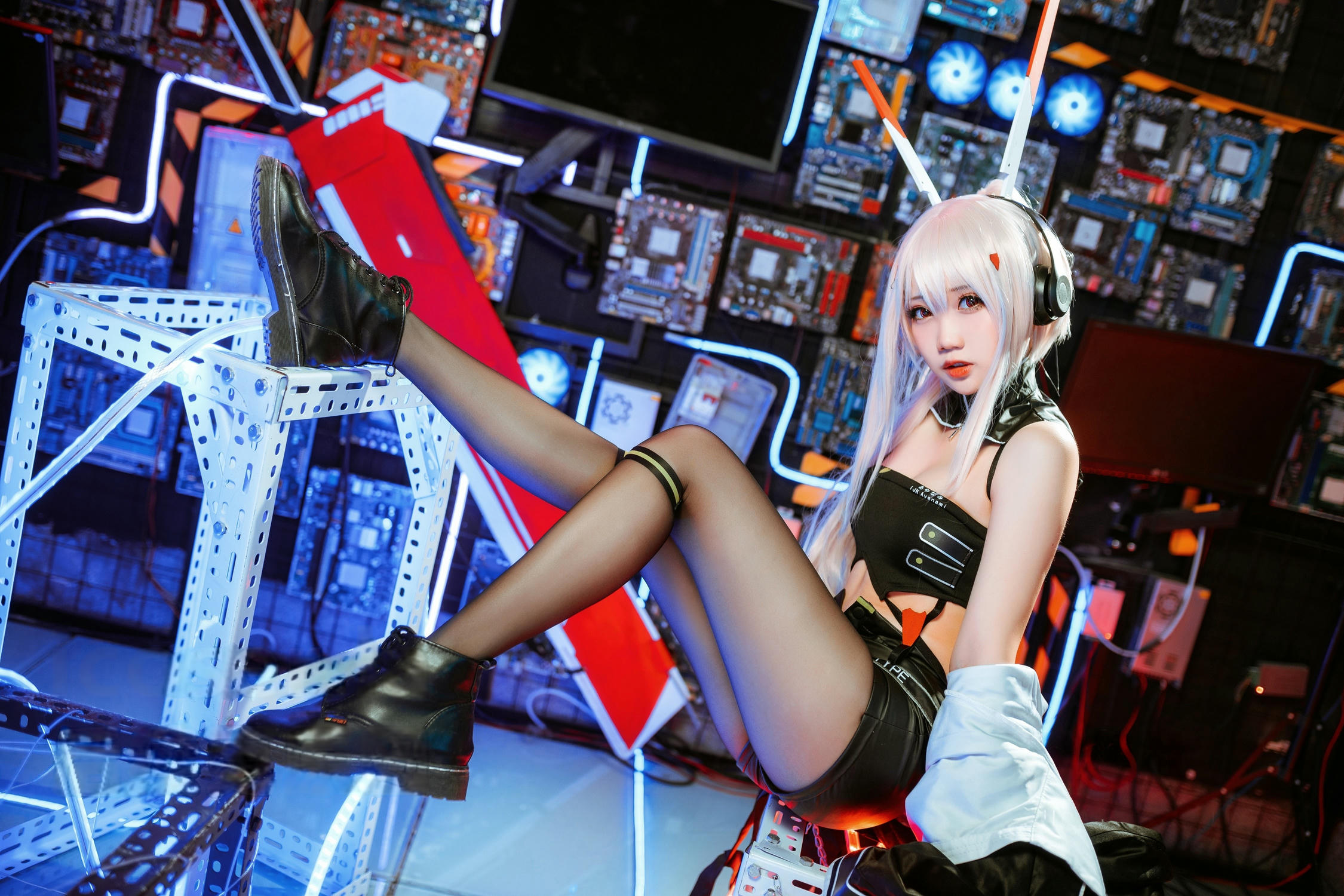 焖焖碳 NO.035 绫波鬼神乐队[24P 138.4M]_第1集