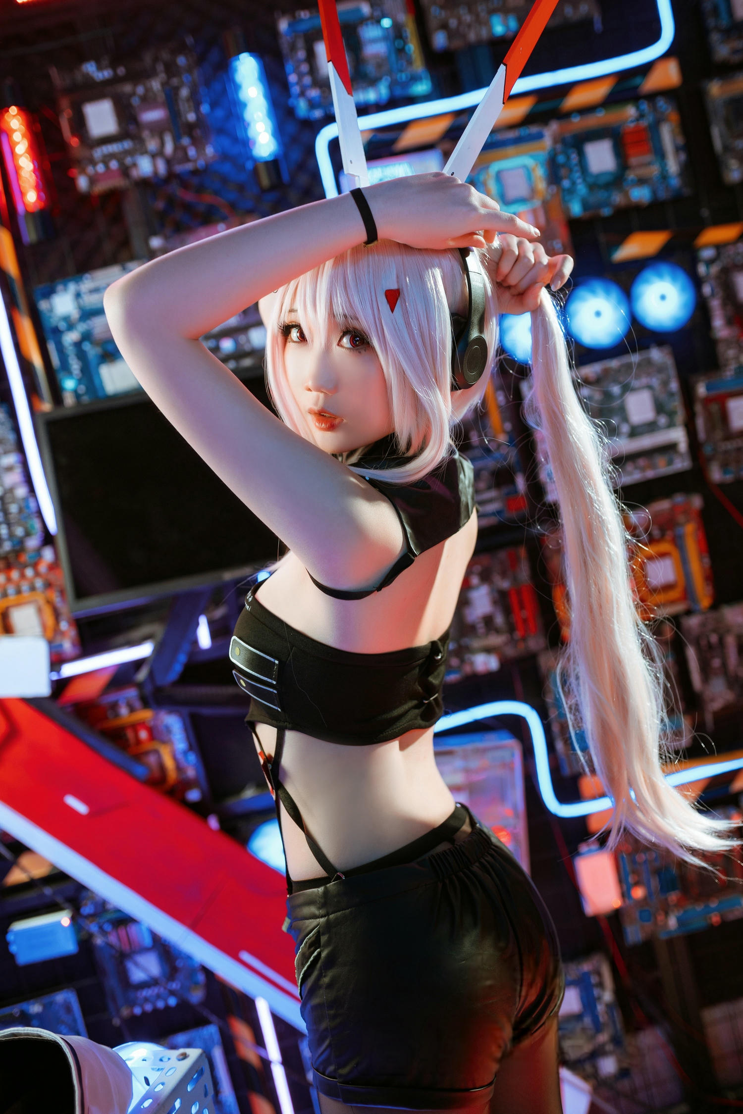 焖焖碳 NO.035 绫波鬼神乐队[24P 138.4M]_第1集