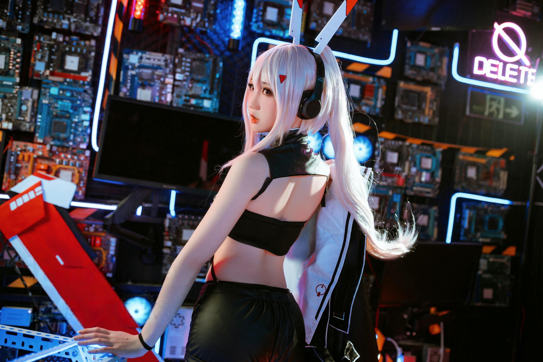 焖焖碳 NO.035 绫波鬼神乐队[24P 138.4M]_第1集