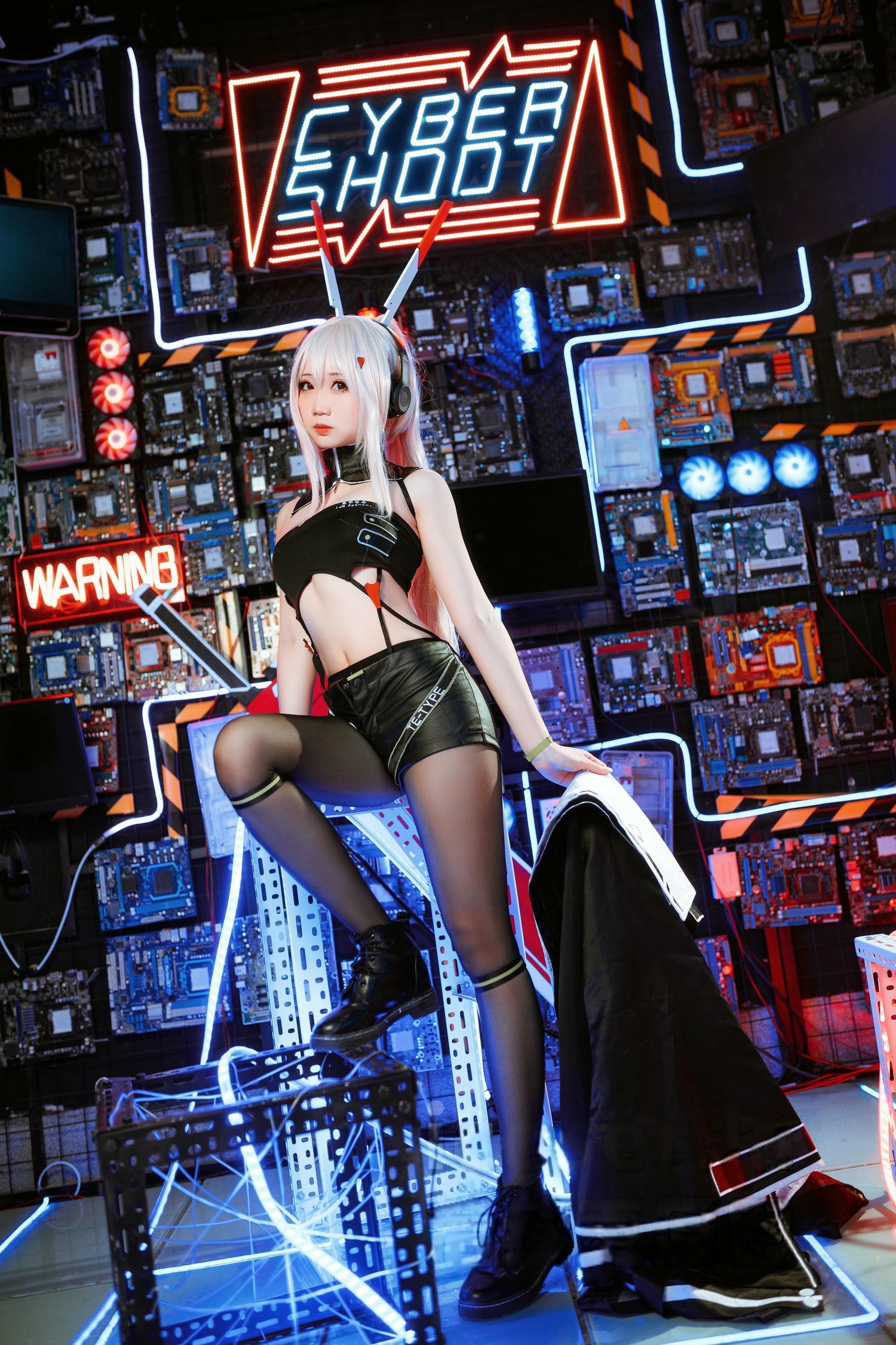 焖焖碳 NO.035 绫波鬼神乐队[24P 138.4M]_第1集