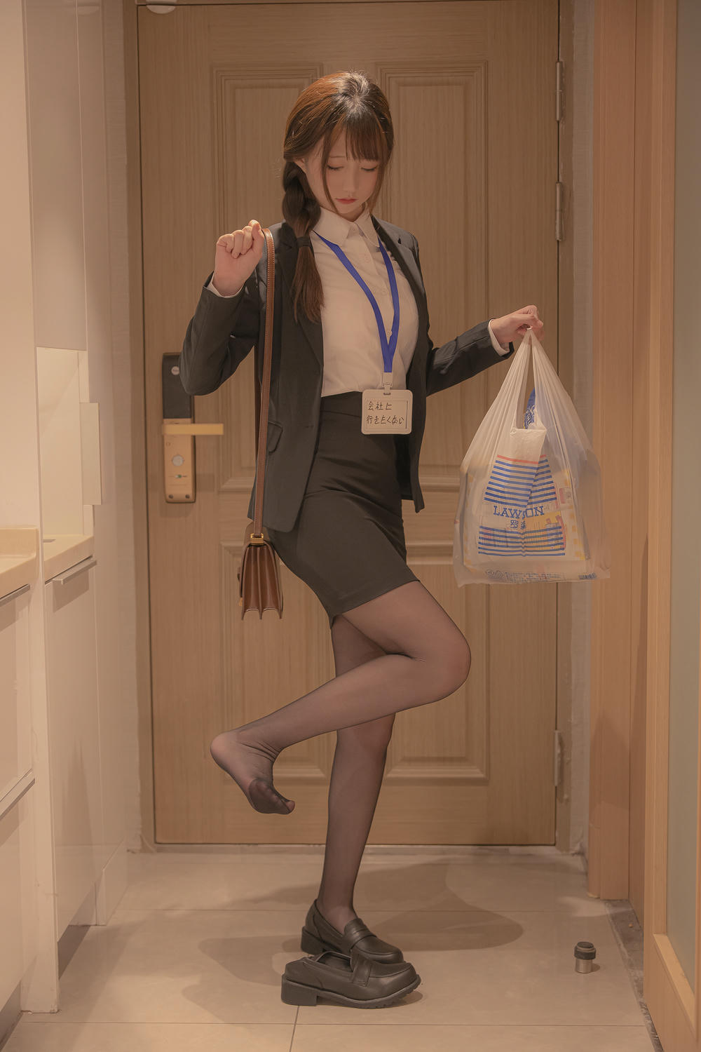 NAGESA魔物喵 NO.124 醉酒的办公室女郎 [105P1V-494M]_第1集