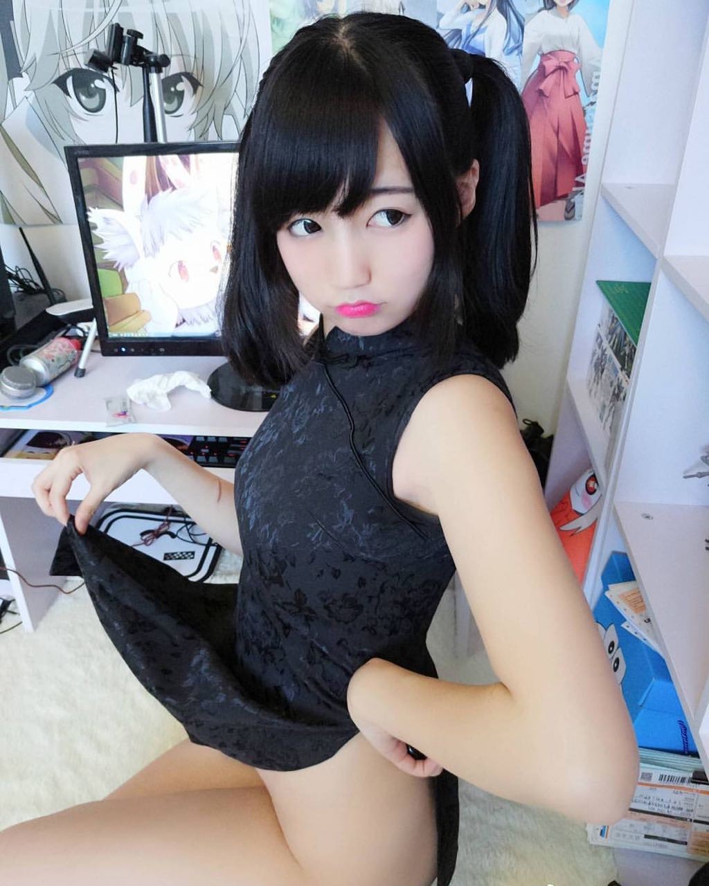 Nagesa魔物喵 叉黑色旗袍美腿诱惑_第1集