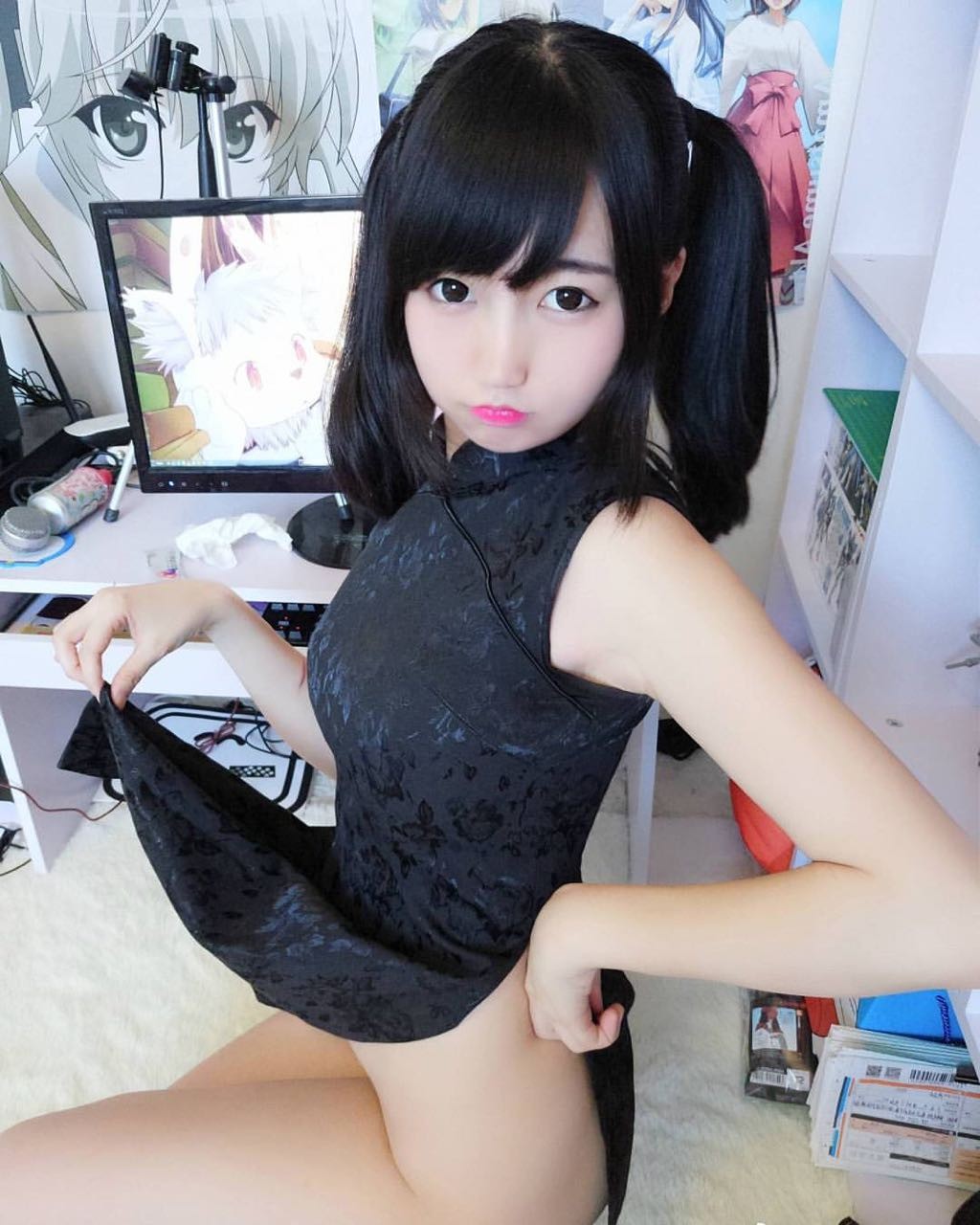 Nagesa魔物喵 叉黑色旗袍美腿诱惑_第1集