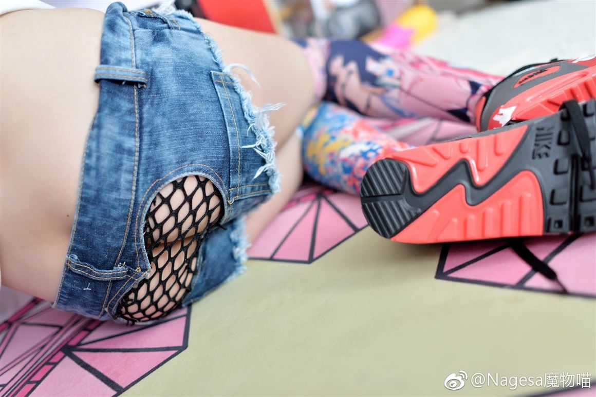 Nagesa魔物喵 热一下新的写真集_第1集