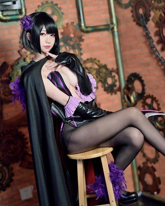 Nagesa魔物喵 猎肠者Cosplay黑丝美腿_第1集