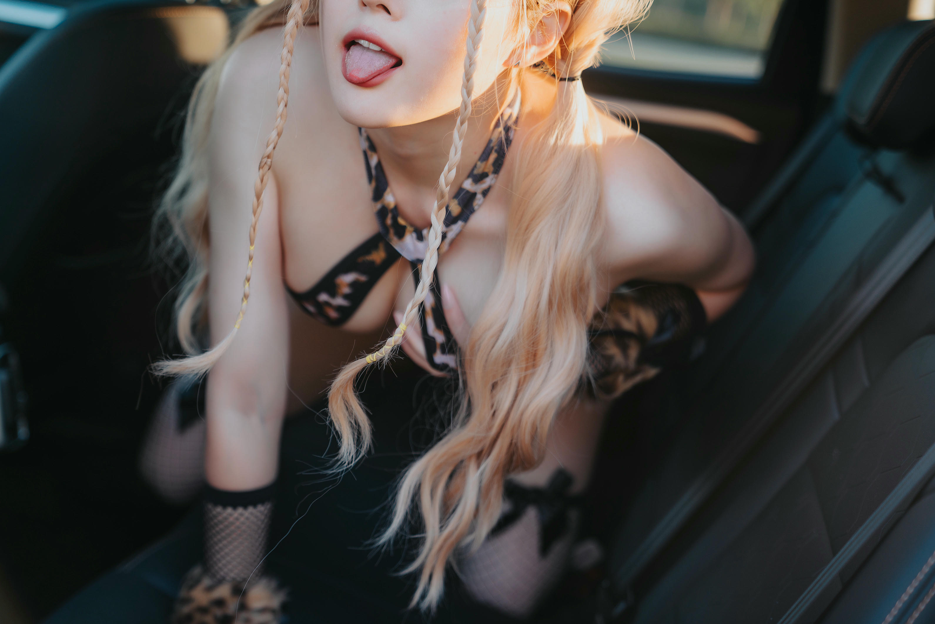 Natsuko夏夏子 NO.011 豹纹X车 [47P 1V 394MB]_第1集