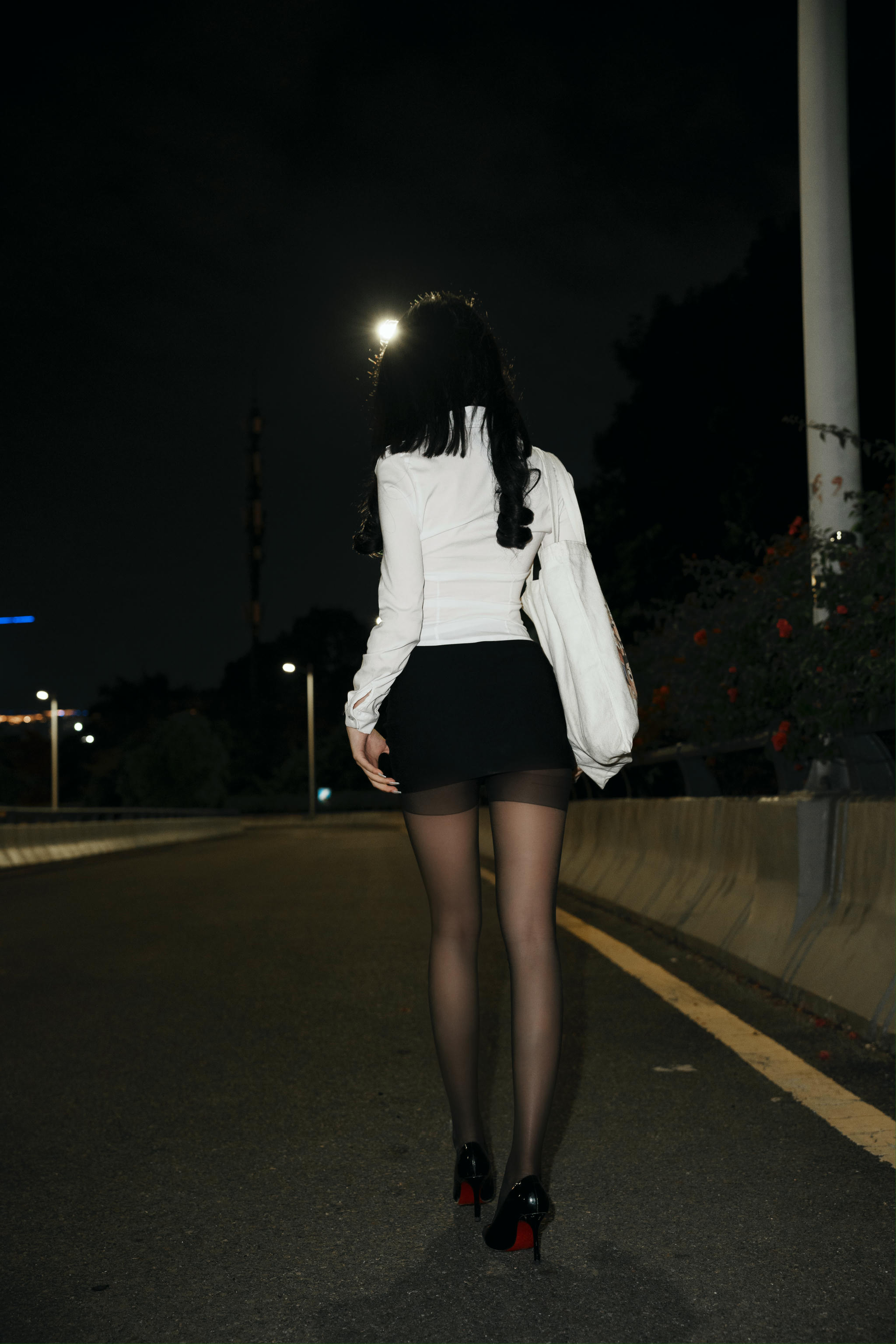 您的蛋蛋 NO.040 尾随 [85P1V 2.4GB]_第1集