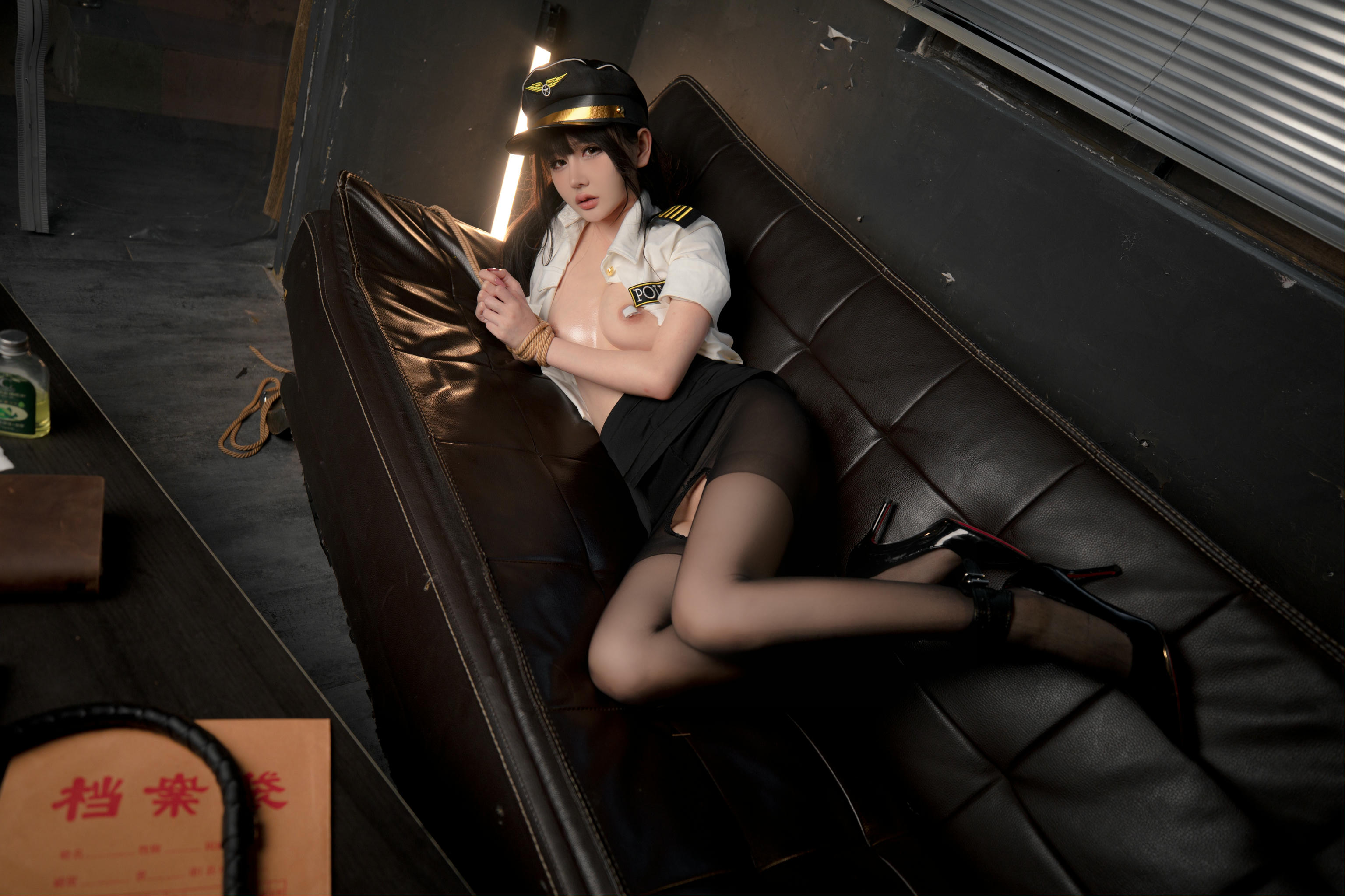 您的蛋蛋 NO.044 俘获制服 [81P 1.37GB]_第3集