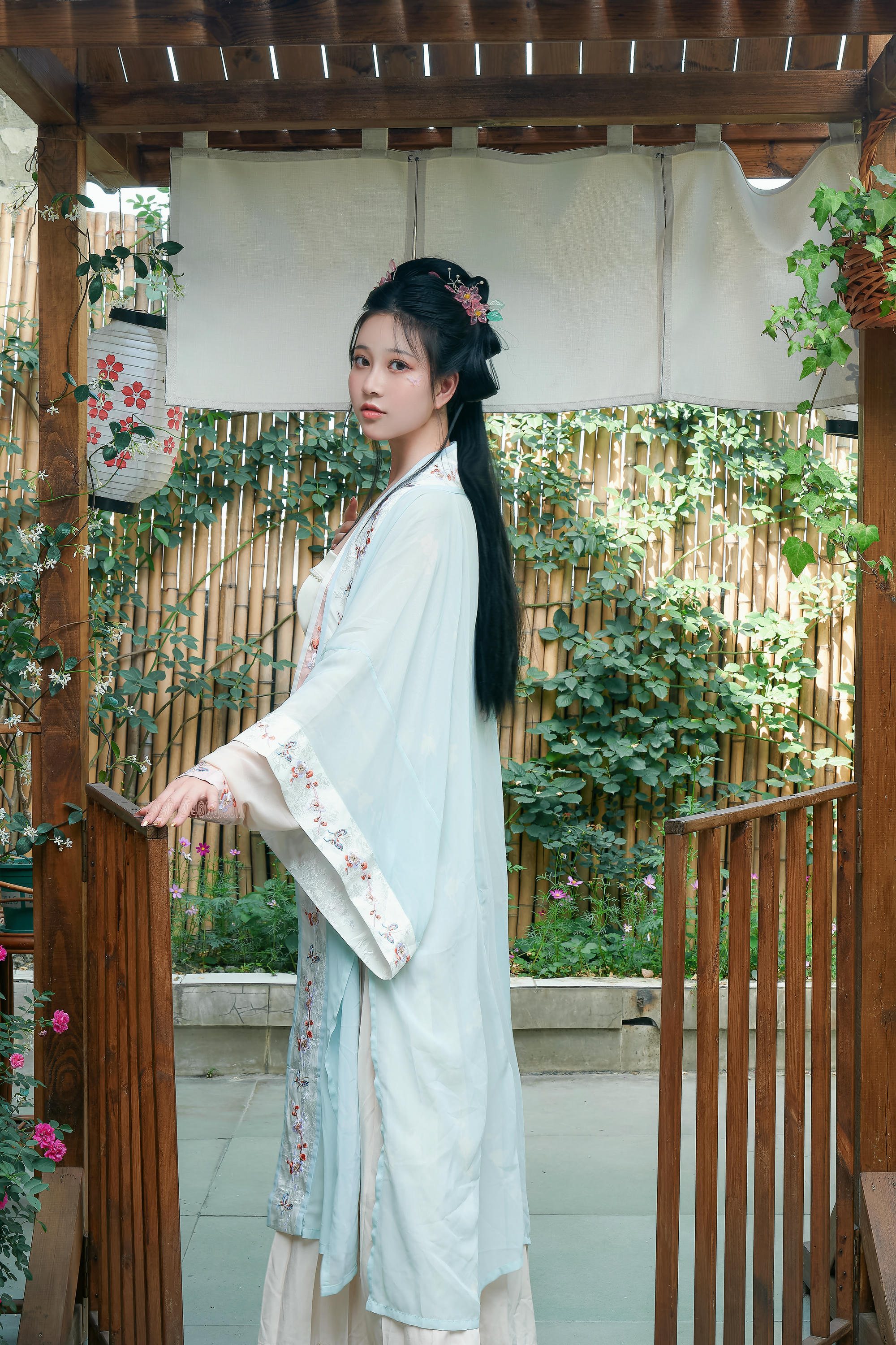 年年 NO.025 花间集 [39P 503.68 MB]_第1集