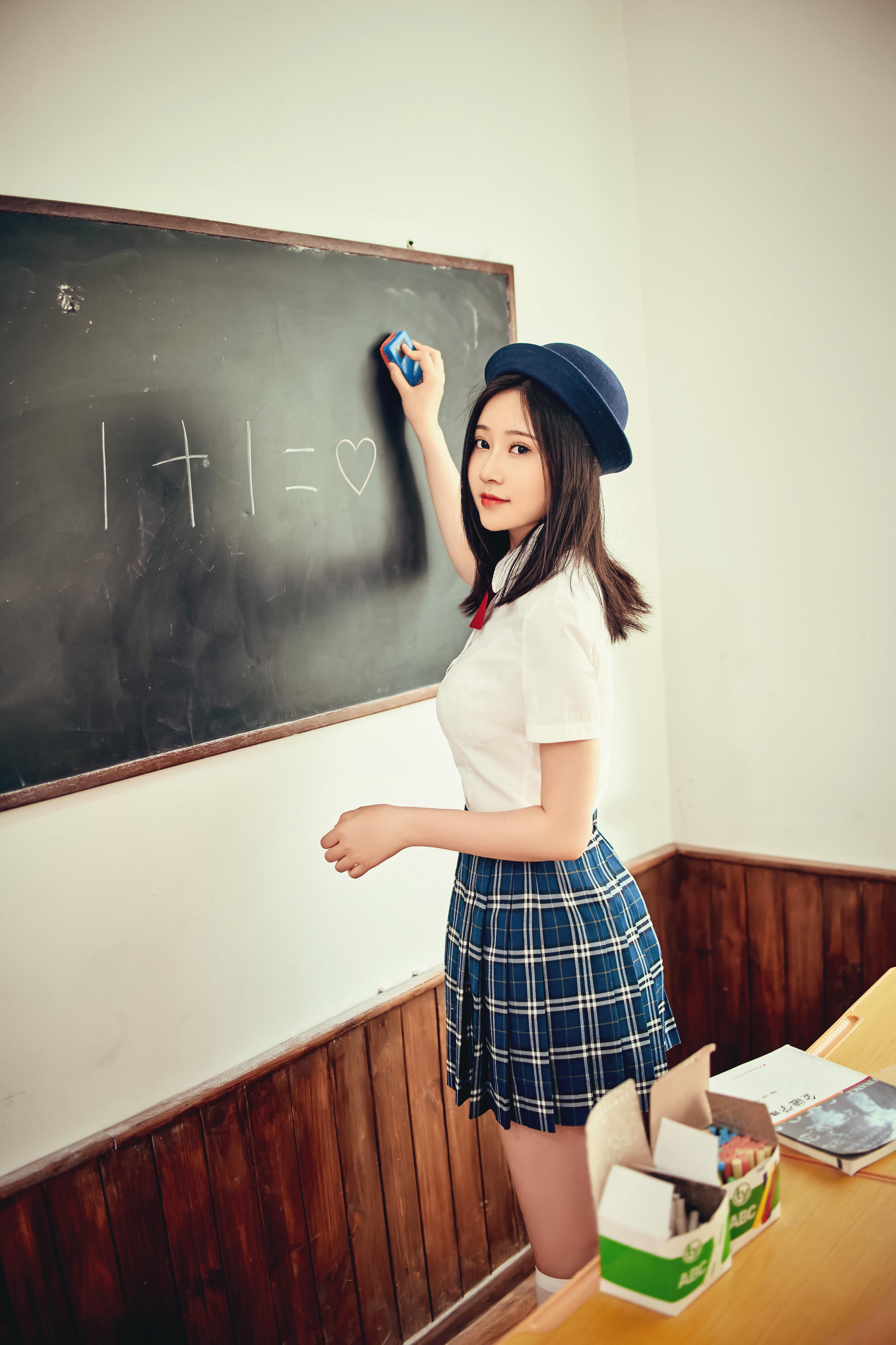 年年 NO.048 月刊少女 [36P 350MB]_第1集