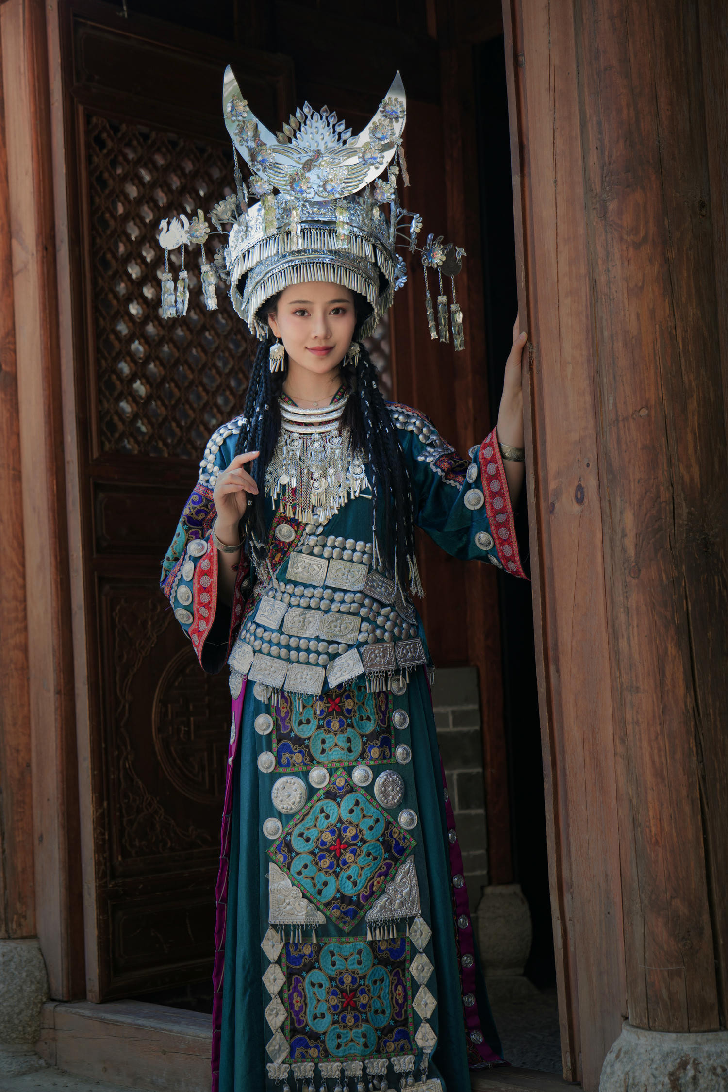 年年 NO.055 苗疆少女 [55P 332MB]_第1集