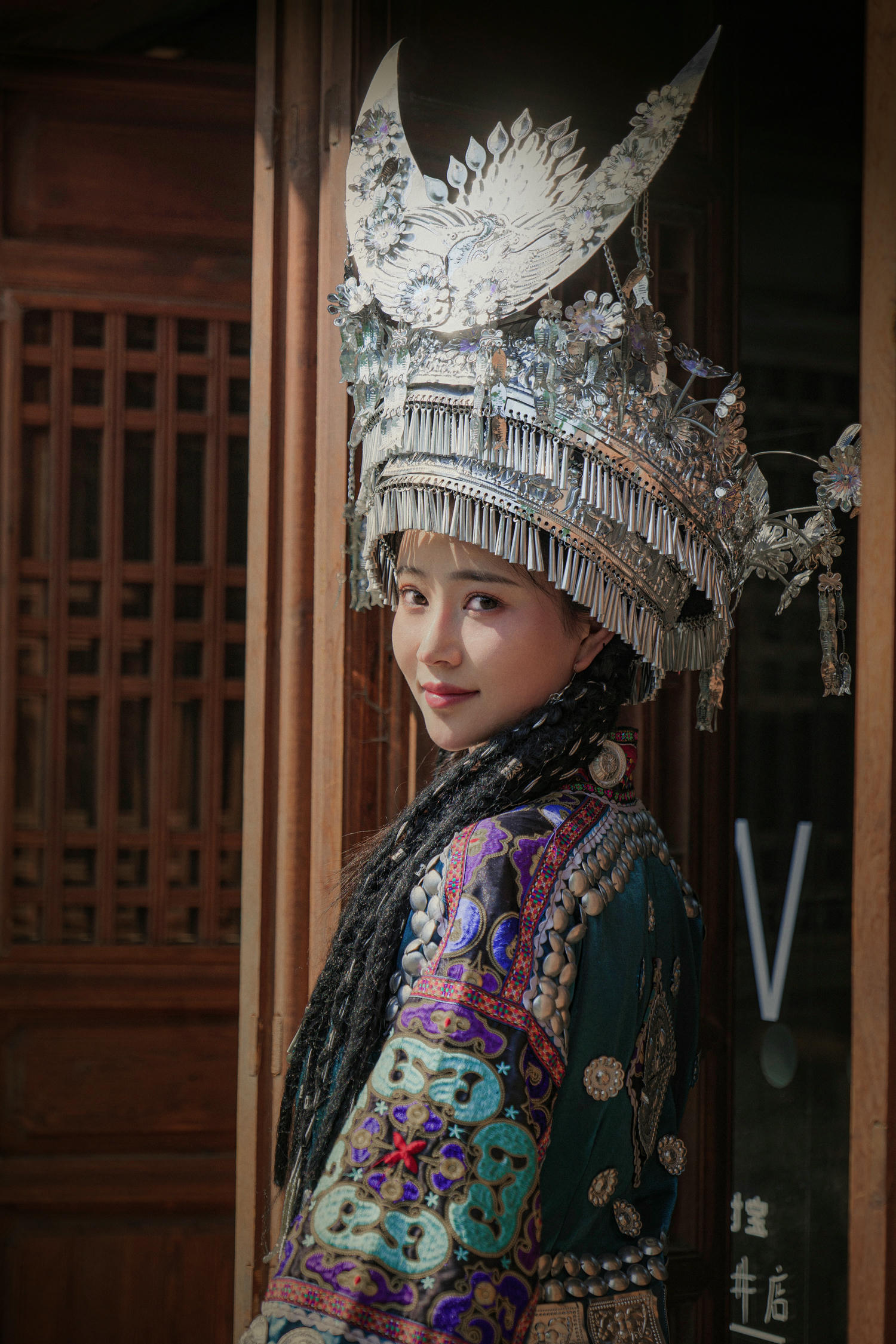 年年 NO.055 苗疆少女 [55P 332MB]_第1集