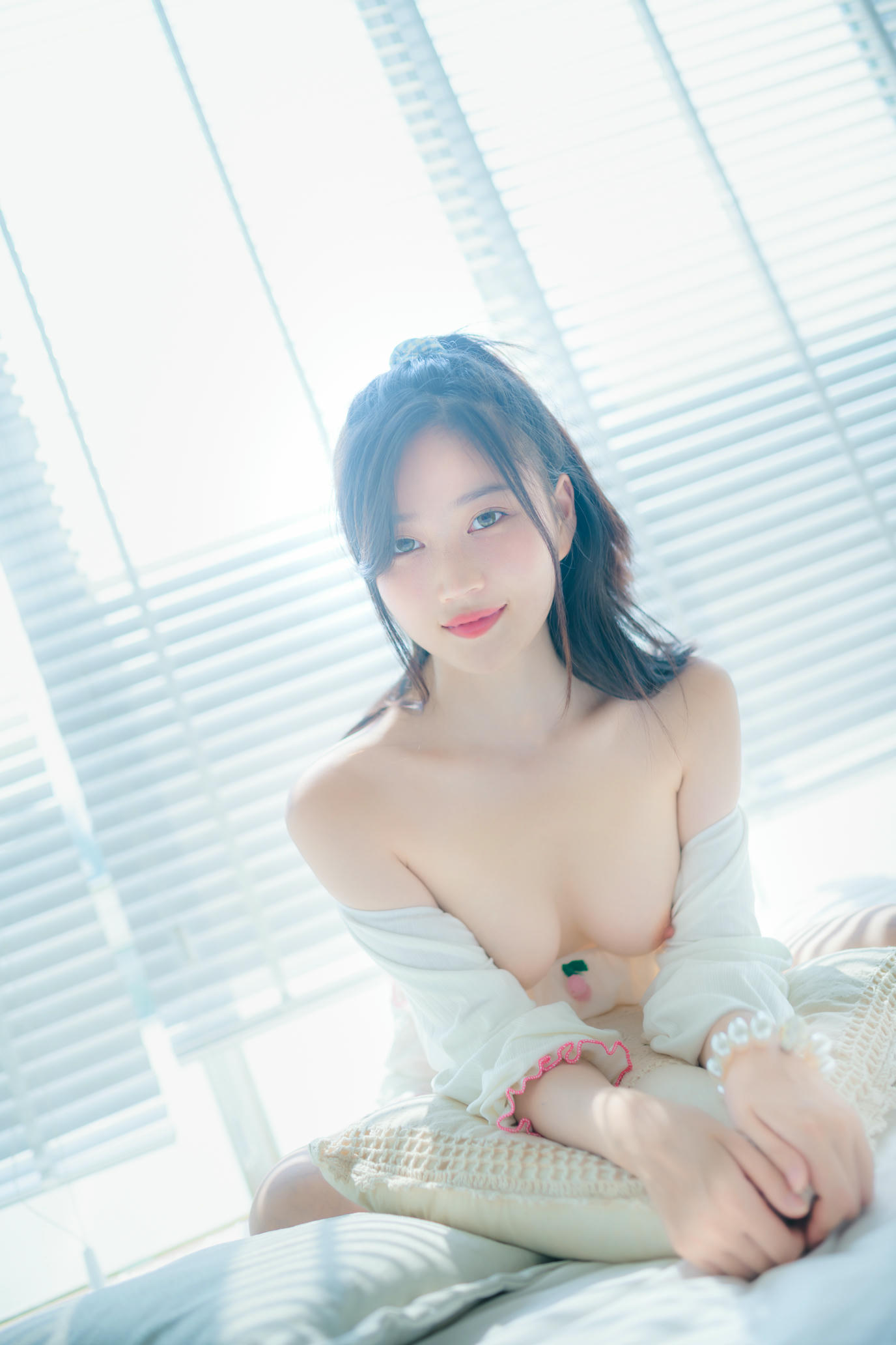 年年 NO.063 爱吃棒棒糖的少女[35P-123.7M]_第2集