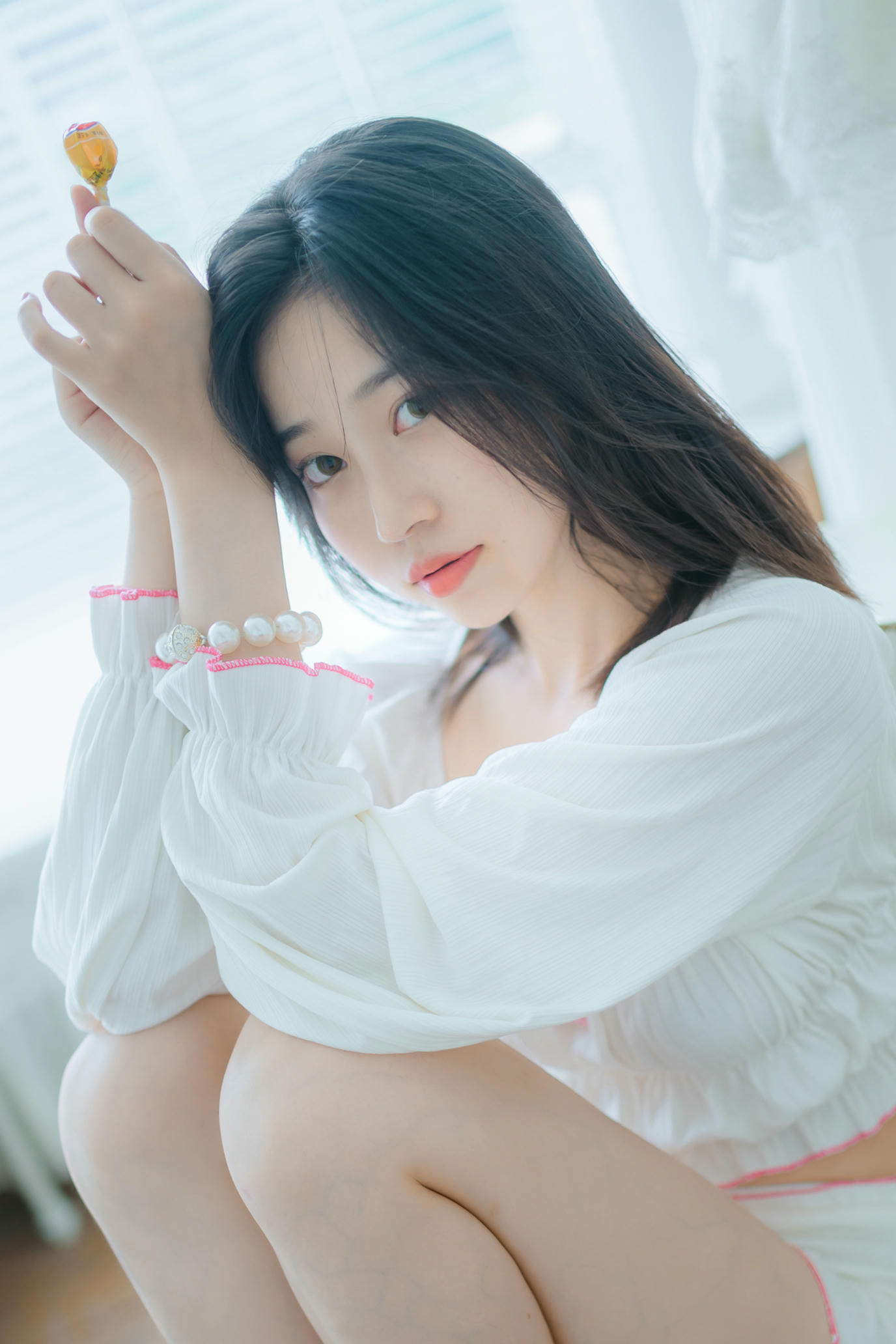 年年 NO.063 爱吃棒棒糖的少女[35P-123.7M]_第1集