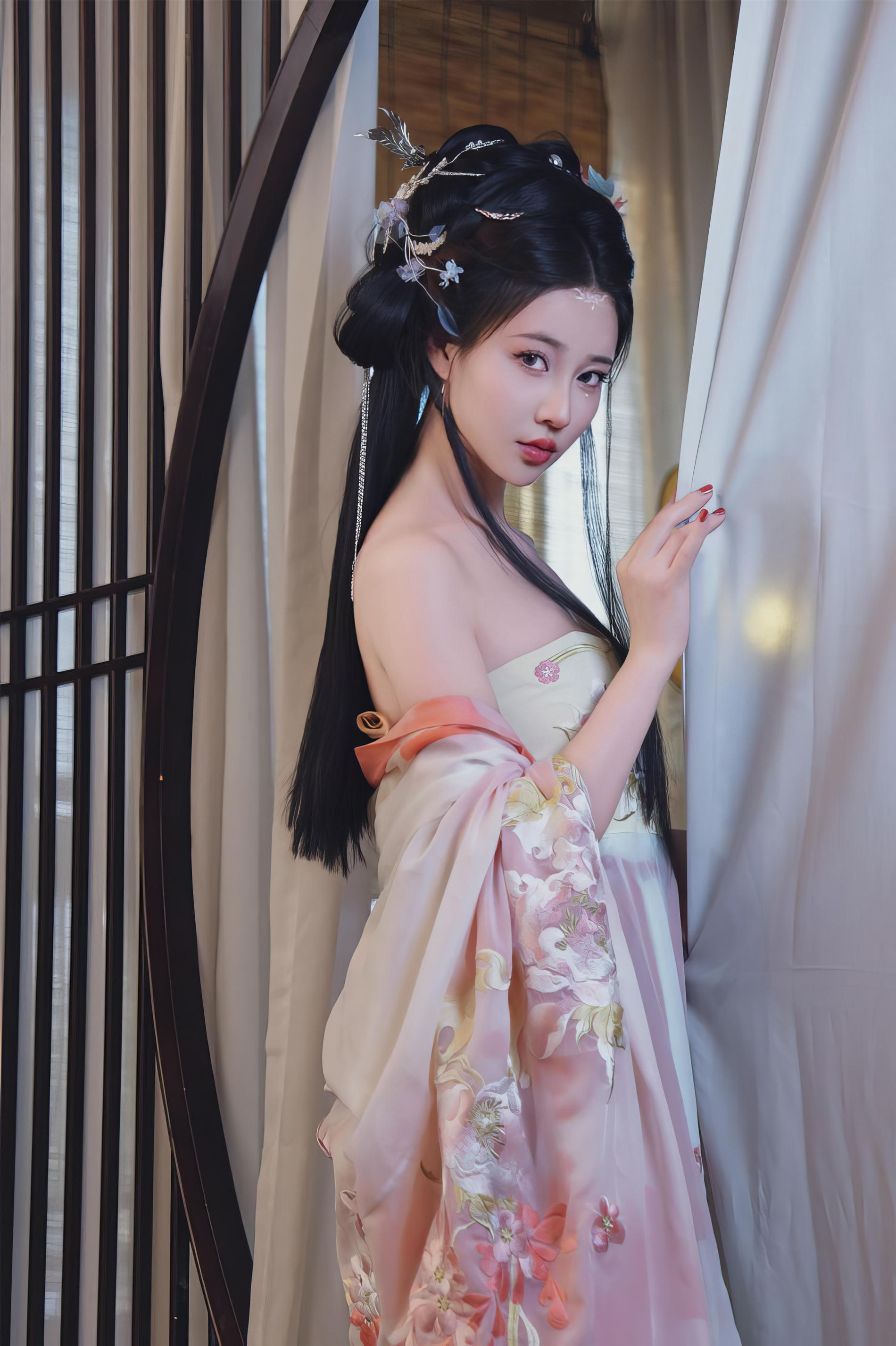 年年 NO.071 霓裳 [50P 205MB]_第1集