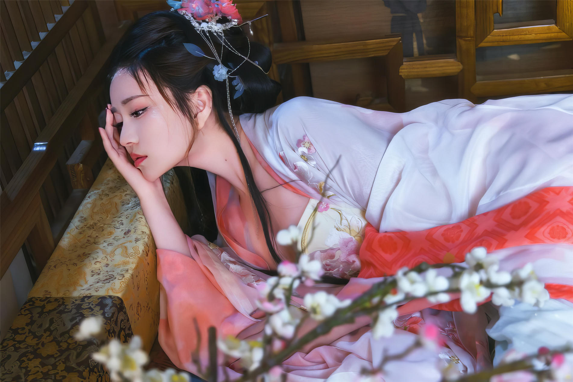 年年 NO.071 霓裳 [50P 205MB]_第3集