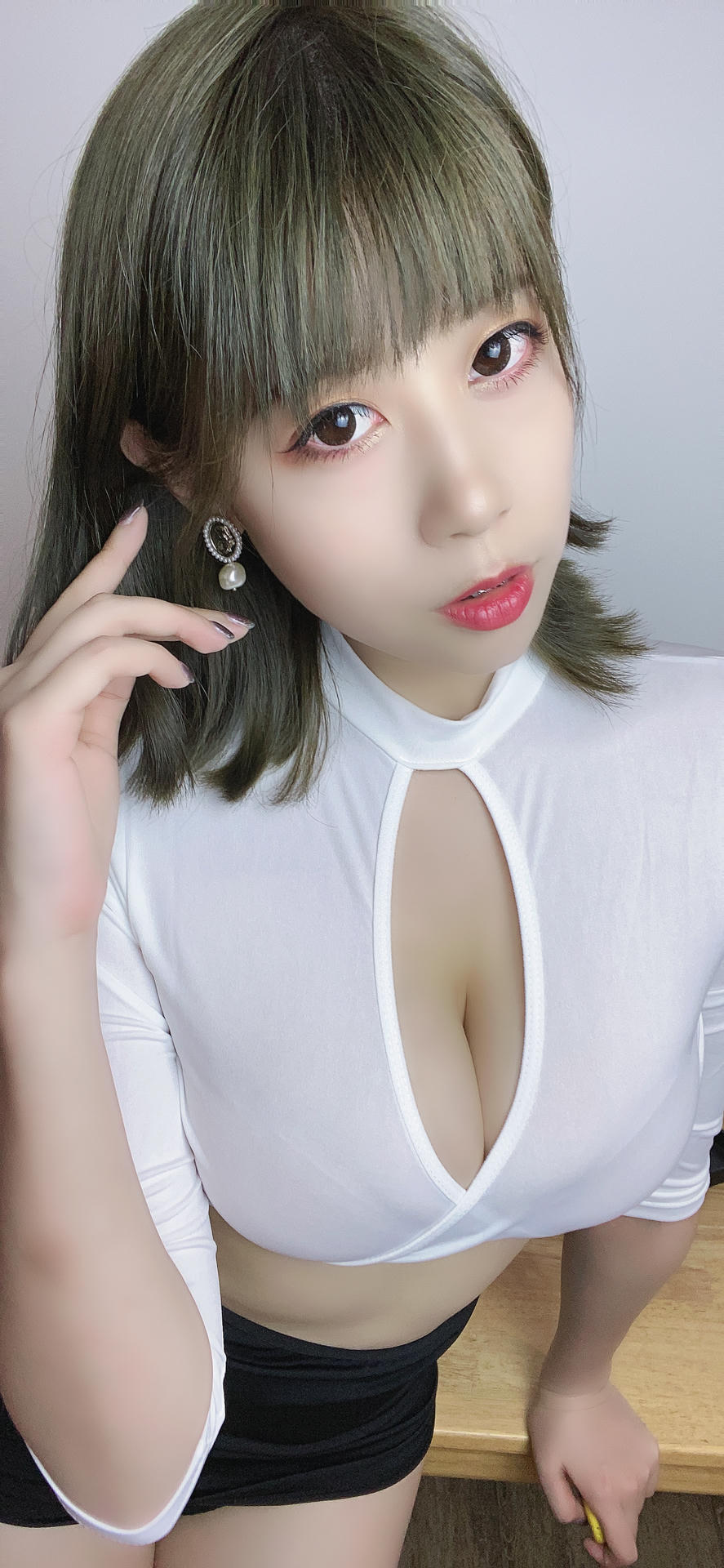 奈汐酱nice NO.014 12号自拍本-不务正业小秘书 [51P4V-595MB]_第1集