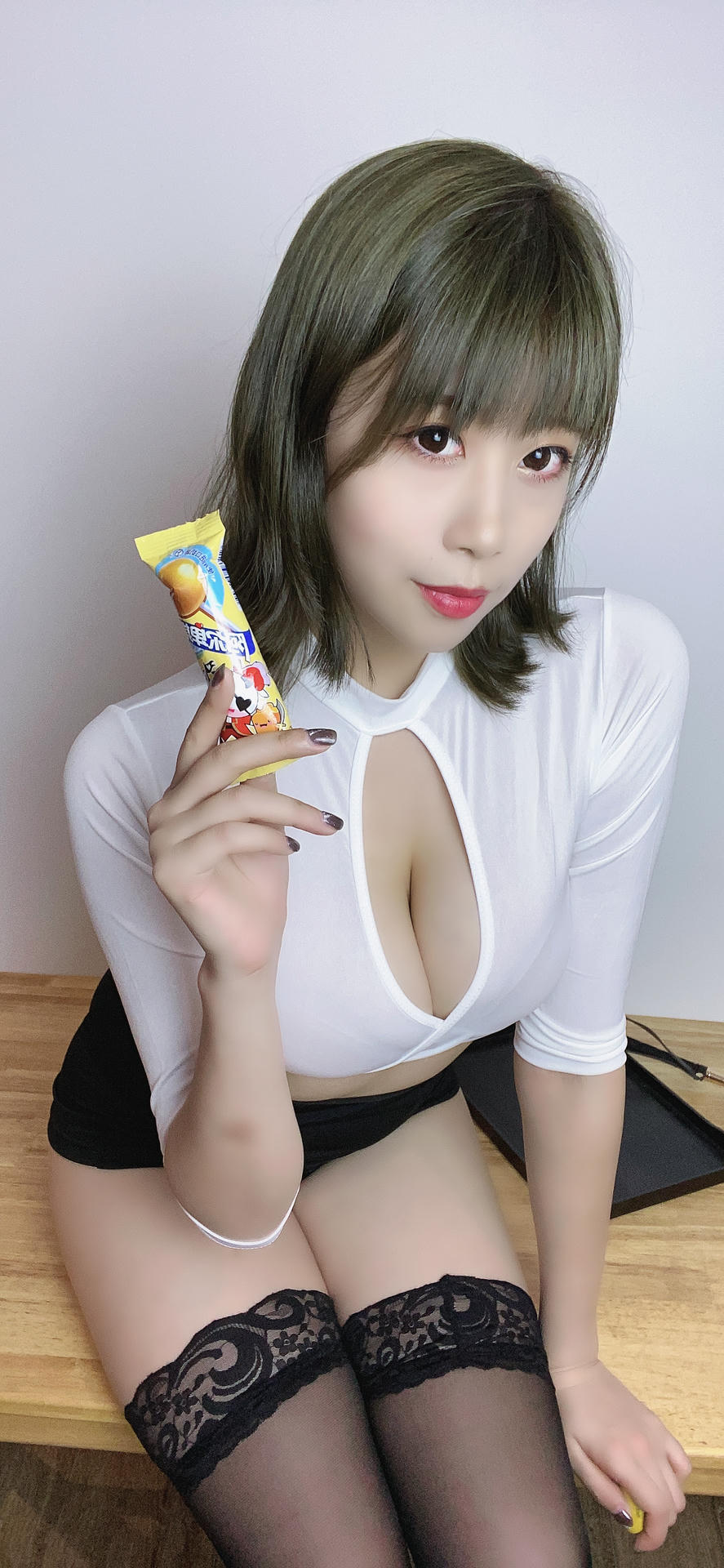 奈汐酱nice NO.014 12号自拍本-不务正业小秘书 [51P4V-595MB]_第1集